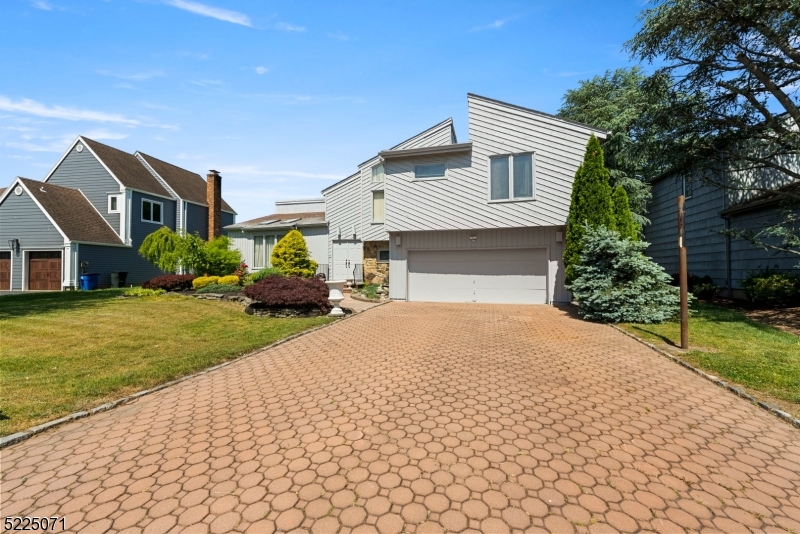 88 Newbrook Ln, Springfield, NJ 07081 Robb Report