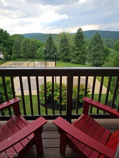 Chamonix Dr, Vernon, NJ 07462