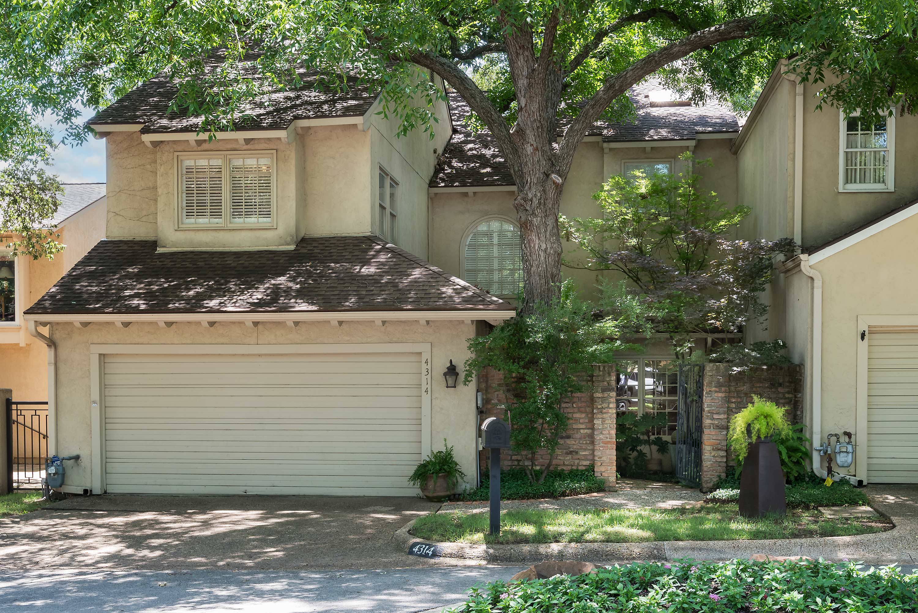 Elegant Townhome with Views of Bachman Creek