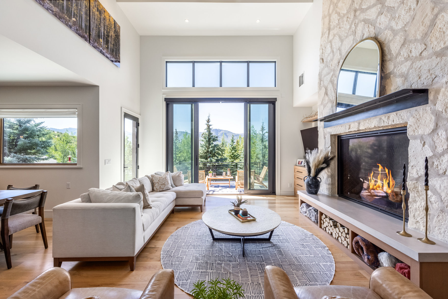 Exquisite Park Meadow Retreat: Like-New Remodel with Breathtaking Panoramic View