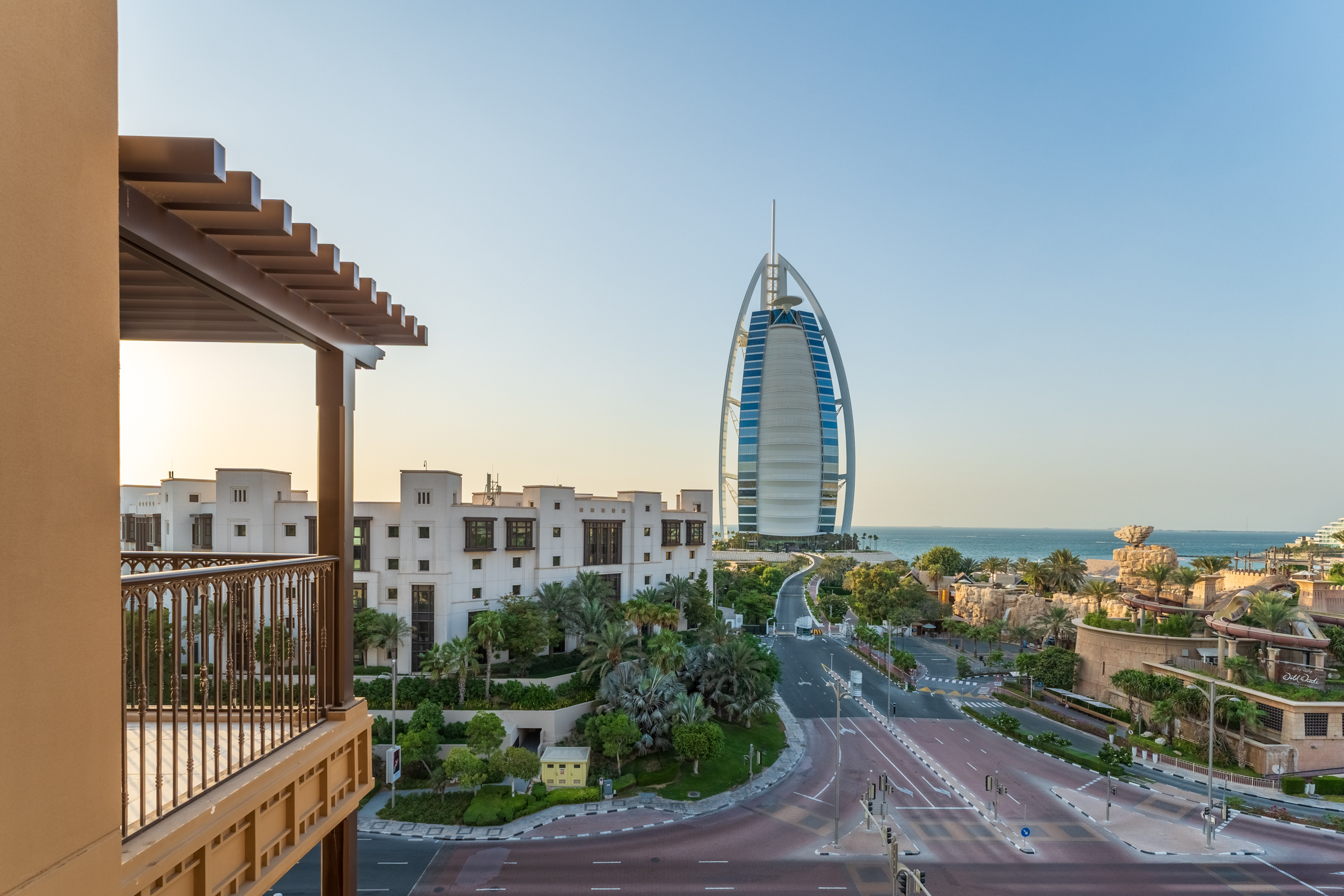 Stylish Apartment with Burj Al Arab View