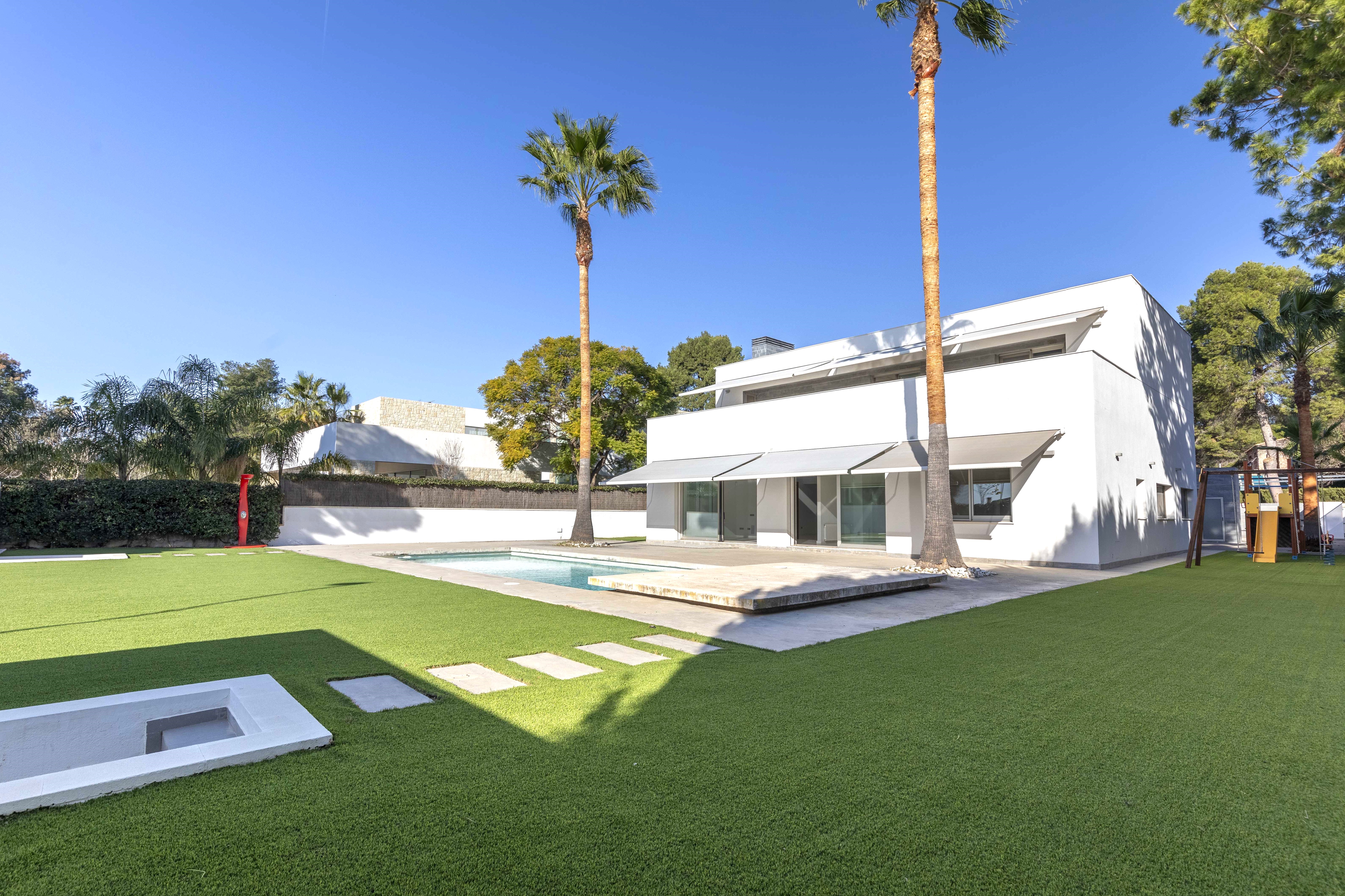 Contemporary design house in Santa Barbara