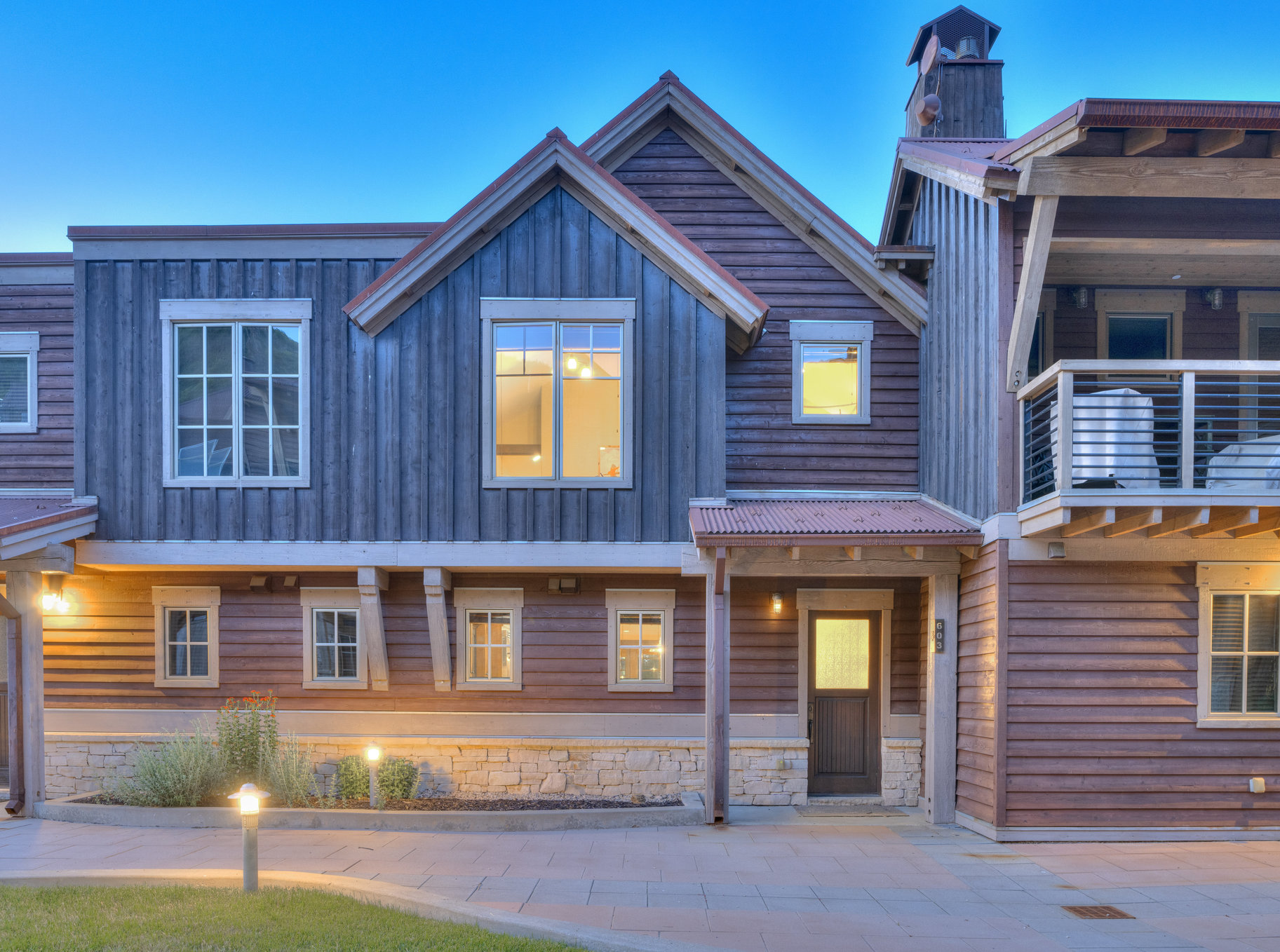 Stunning Silver Star Village Townhome - Luxurious Mountain Living