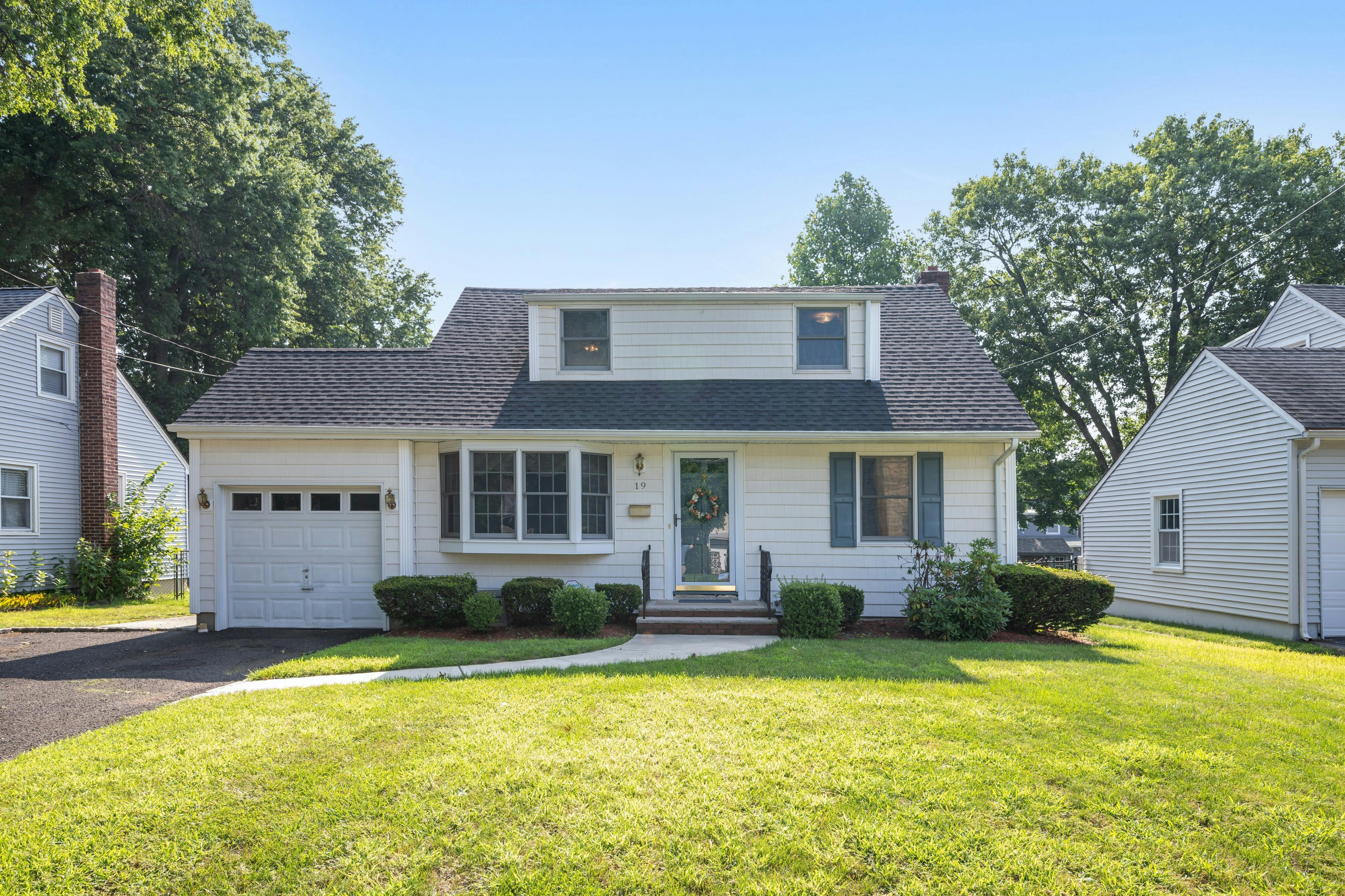 19 Middle Avenue, Summit, NJ 07901