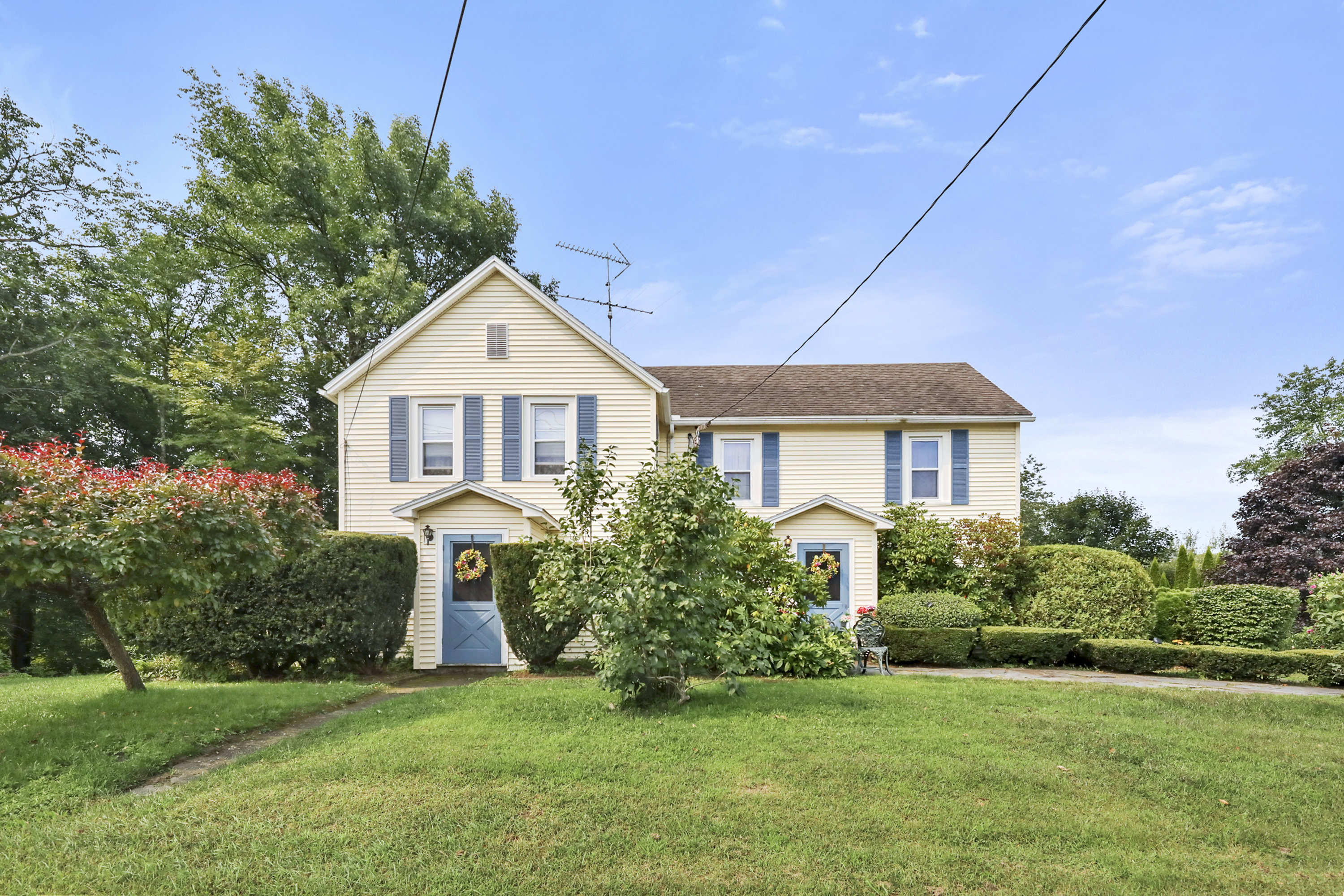 NEW ENGLAND FARMHOUSE ON HAYDEN POND WITH INCOME PRODUCING APARTMENT