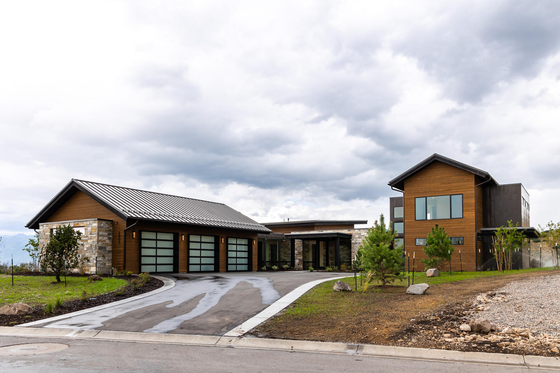 Luxurious Mountain Retreat With Breathtaking Views and Unparalleled Privacy