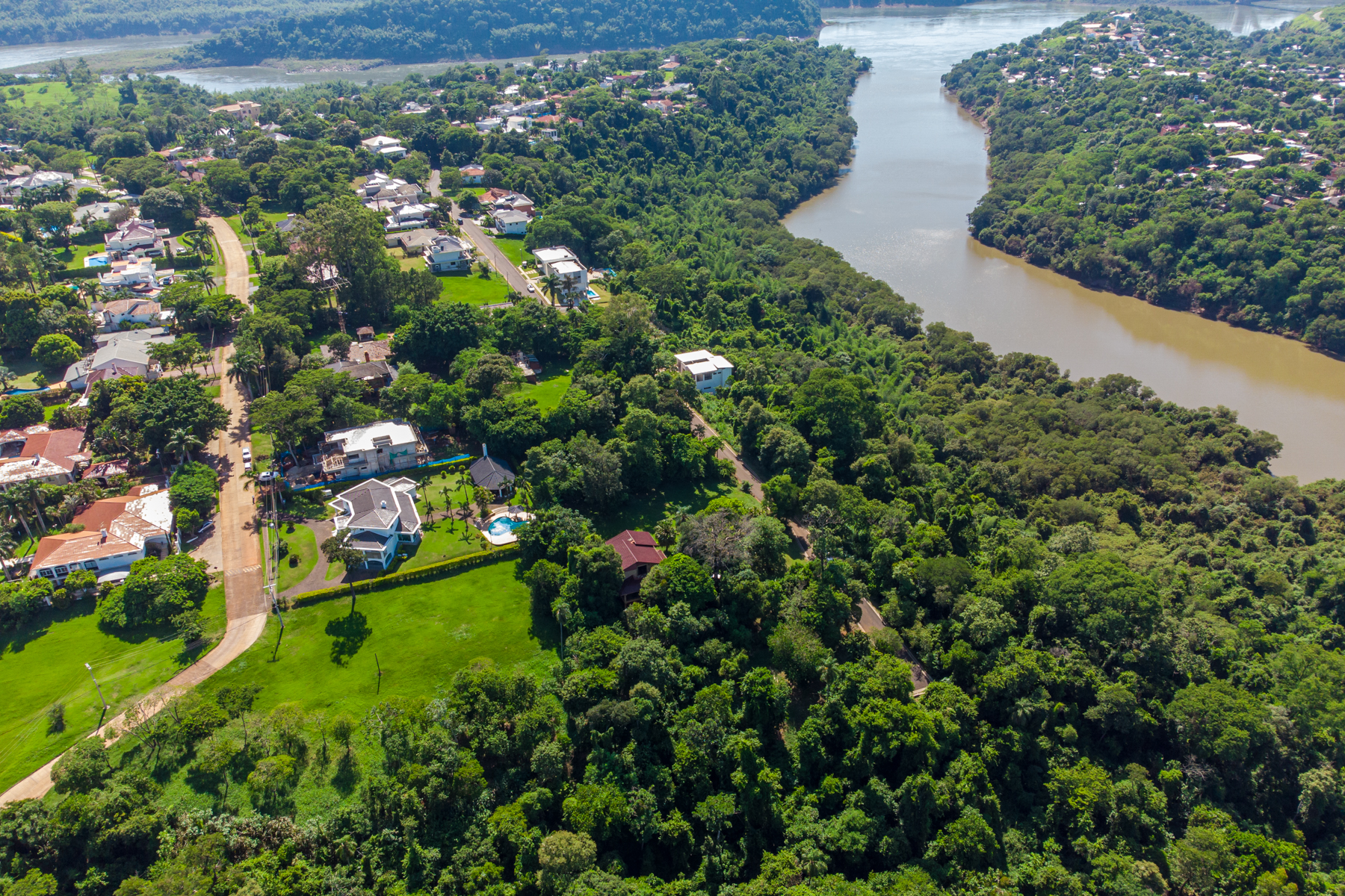 Exclusive Land in the Parana Country Club