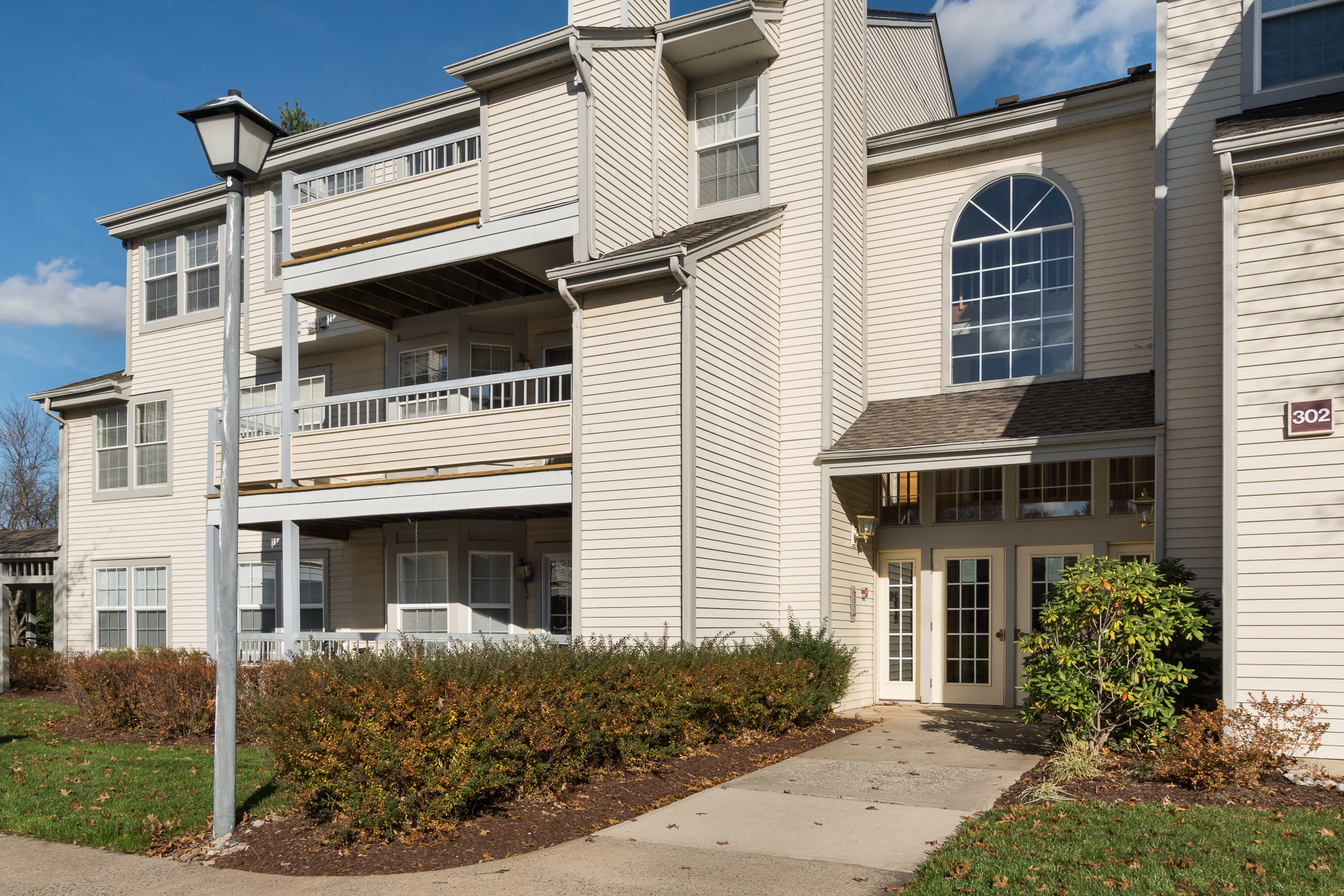 Spruced Up Unit in Convenient Canal Pointe