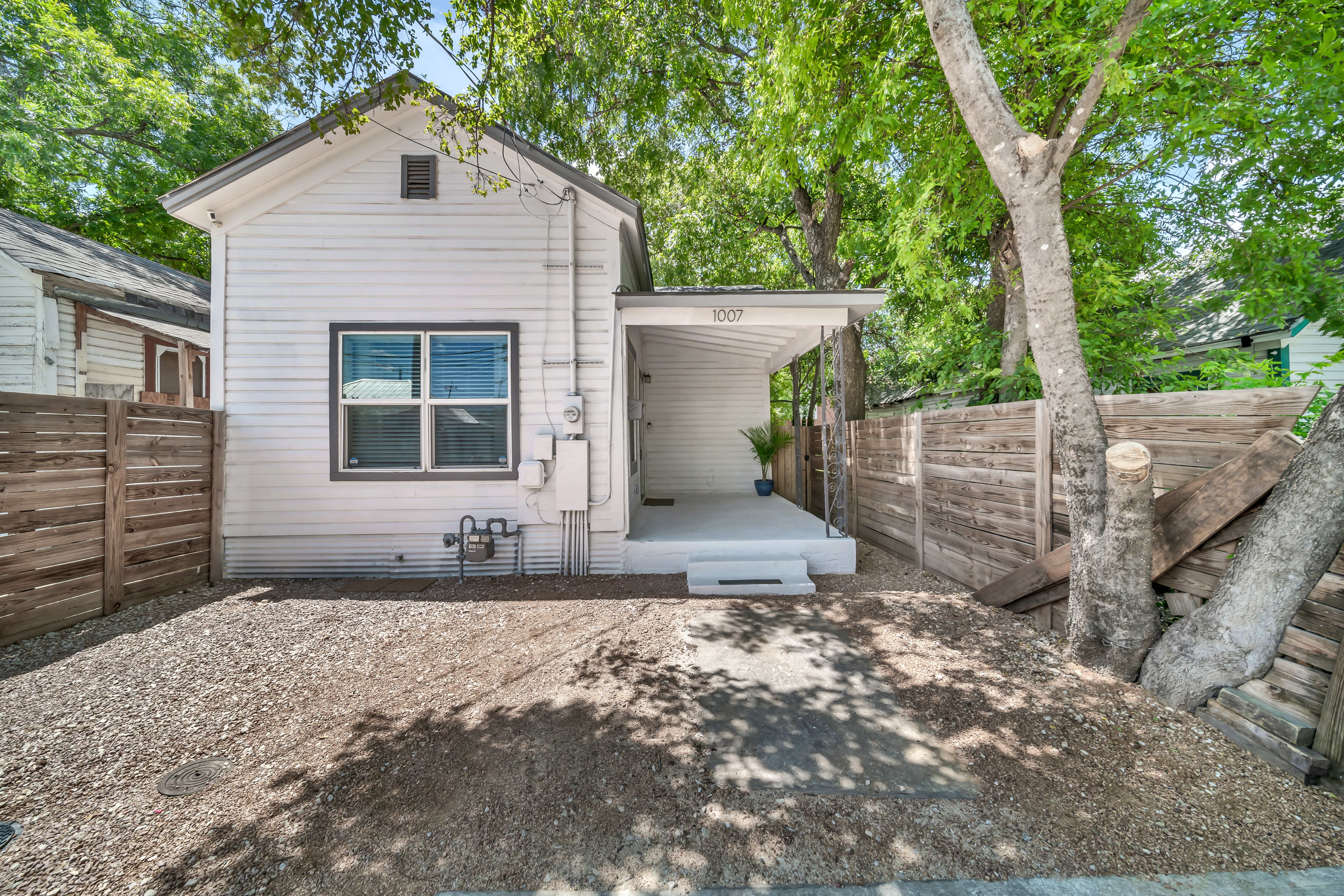 1007 North Cherry Street, San Antonio, TX 78202