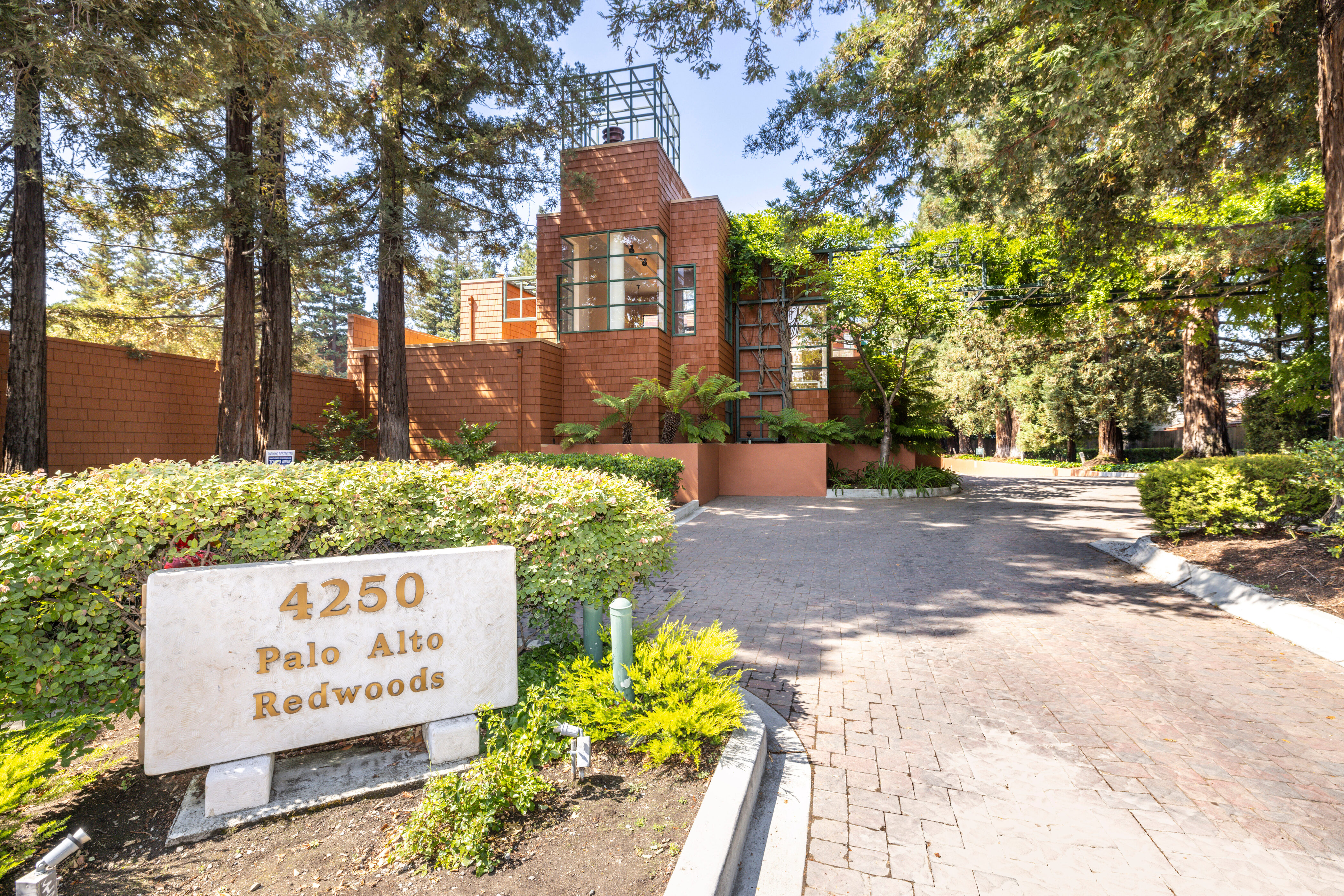 Palo Alto Condo Surrounded by Redwoods