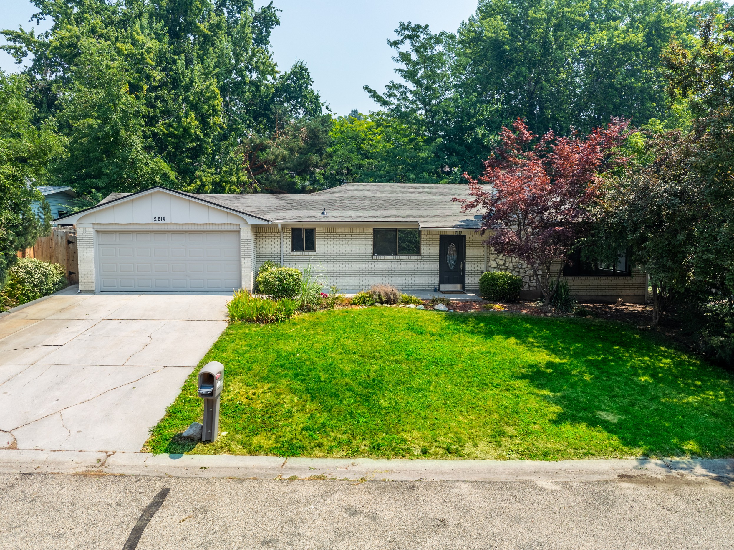 Lovely Brick Home on Warm Springs Mesa