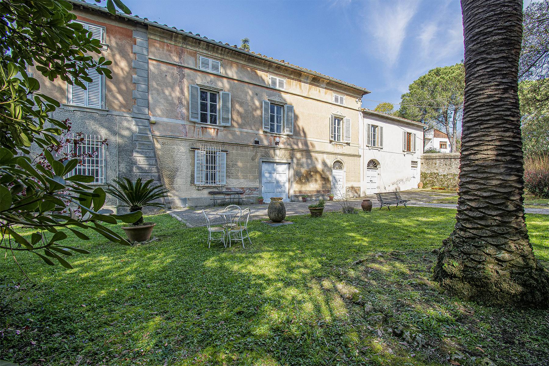 Romantic villa on the hills between Pisa and Lucca