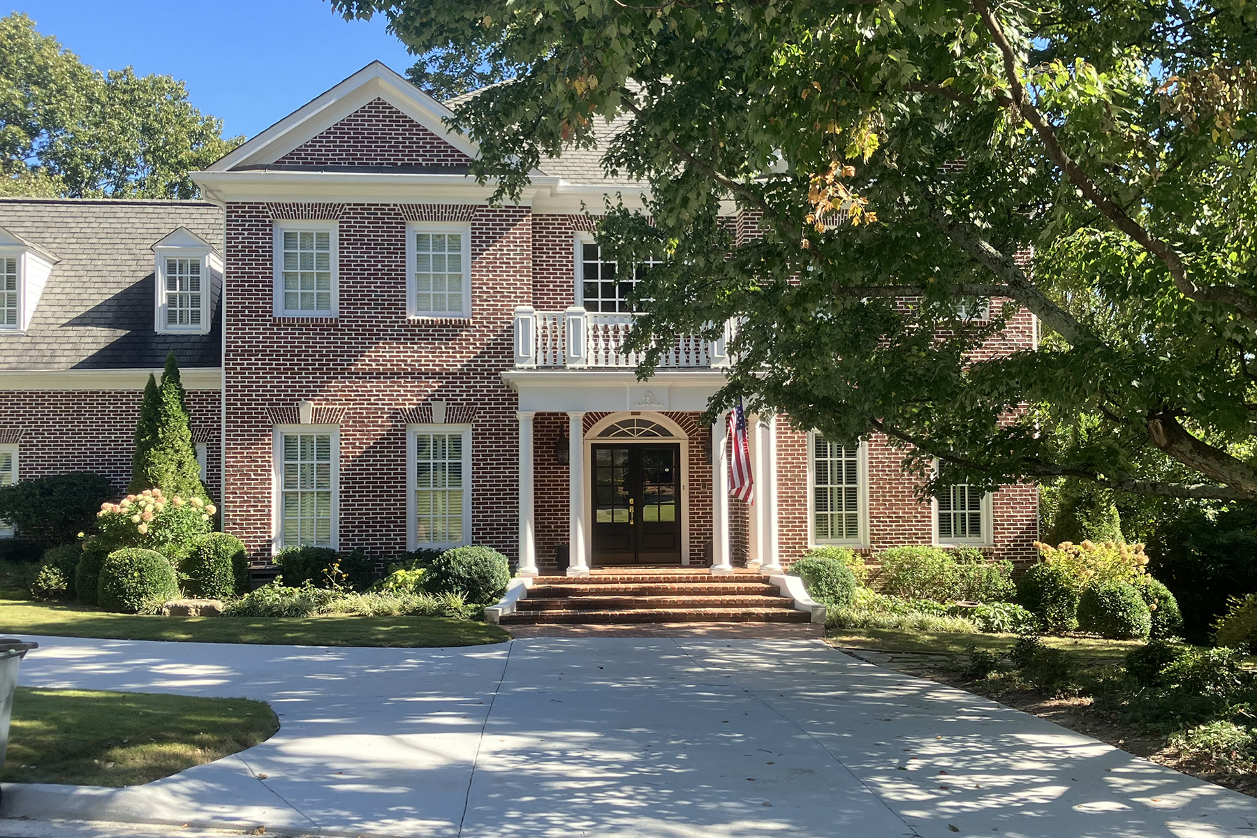 Elegant Georgian in Exclusive Enclave in the Heart of Sandy Springs