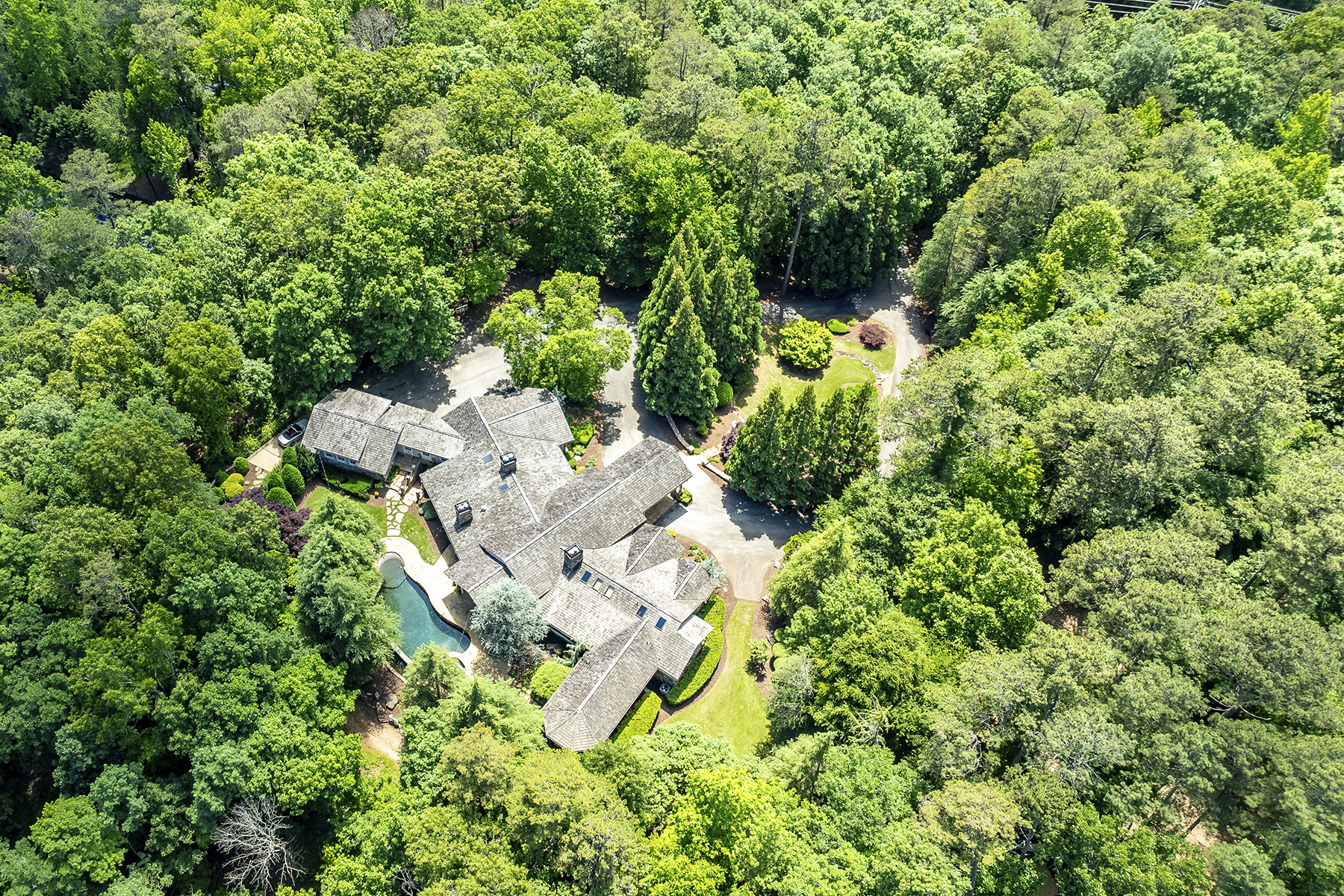 Experience Timeless Elegance: Aspen-Inspired Retreat on 7.5 Acres in Johns Creek