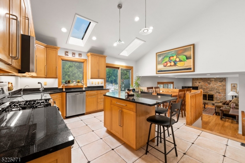 88 Newbrook Ln, Springfield, NJ 07081 Robb Report