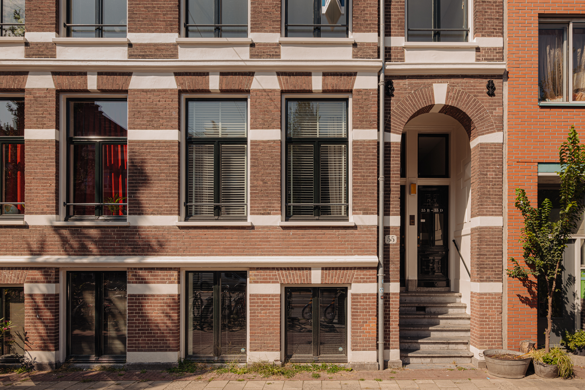 Charming and Luxuriously Renovated Apartment in Oosterparkbuurt Amsterdam