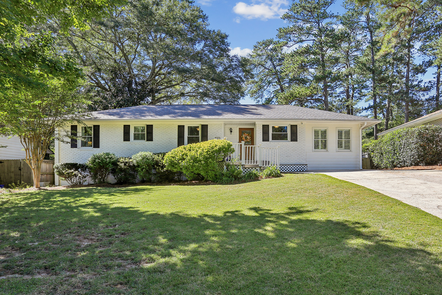 Adorable Ranch Style Home in Brookhaven