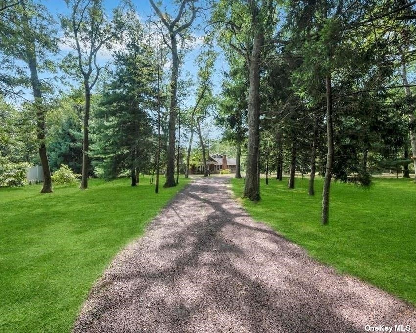 94 Sportsmen St, Central Islip, NY 11722