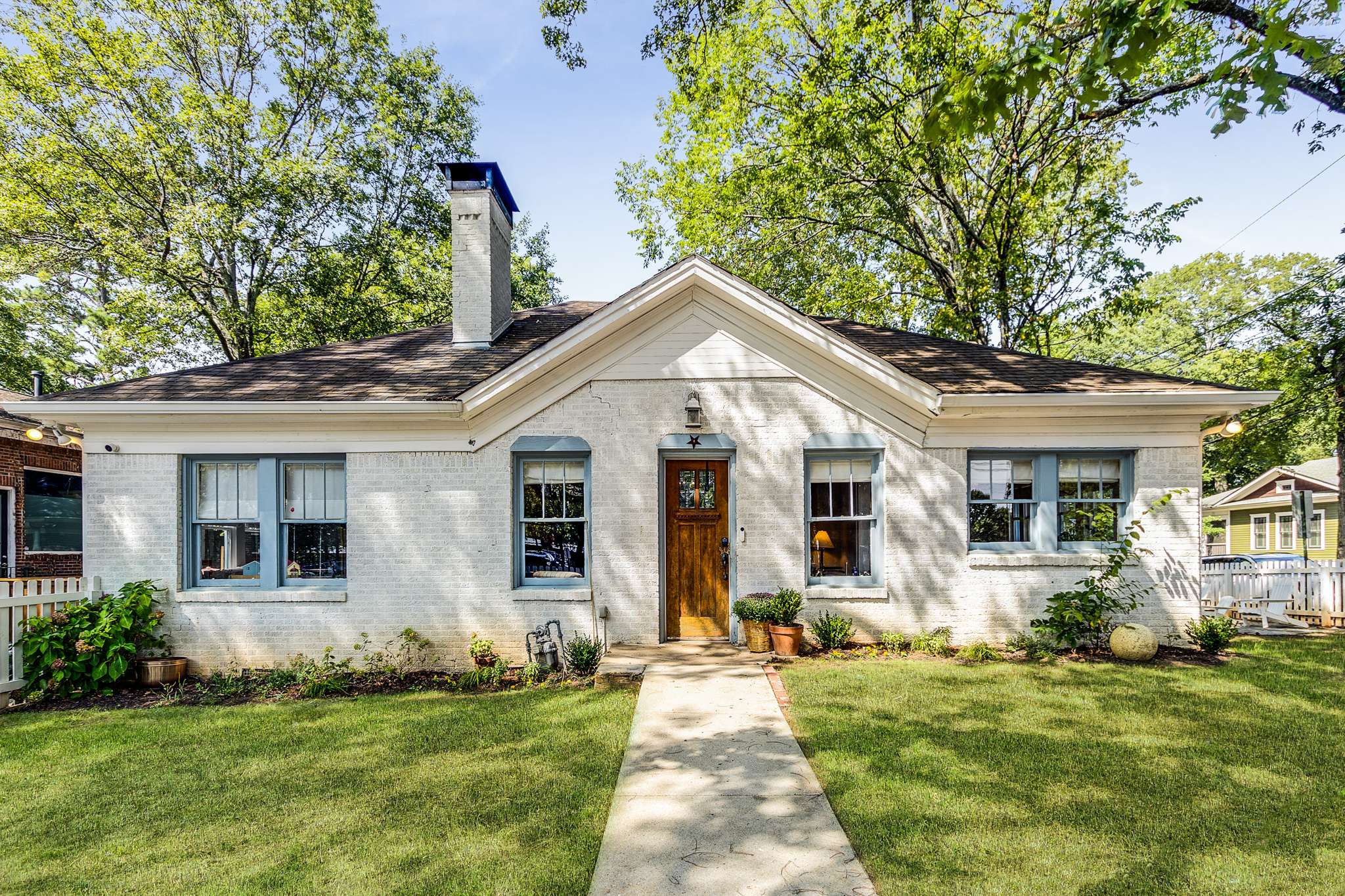 Charming Bungalow Just A Short Stroll From Decatur