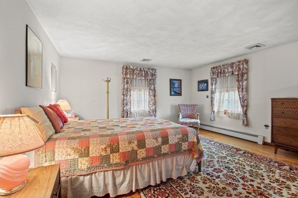 74 Lovejoy Rd, Andover, MA 01810