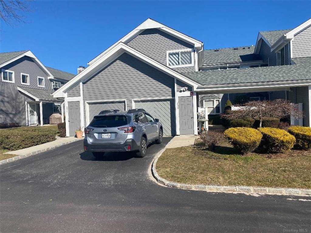 River Dr, Moriches, NY 11955
