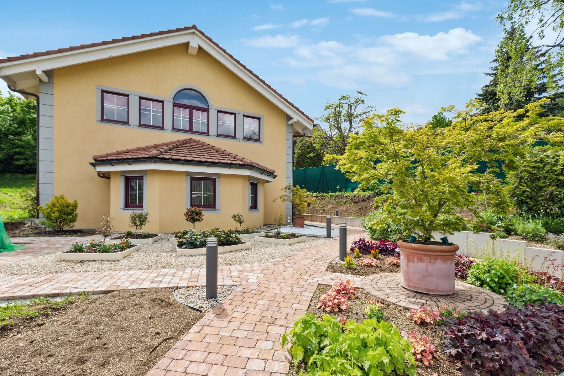 Large detached villa in Saint-George