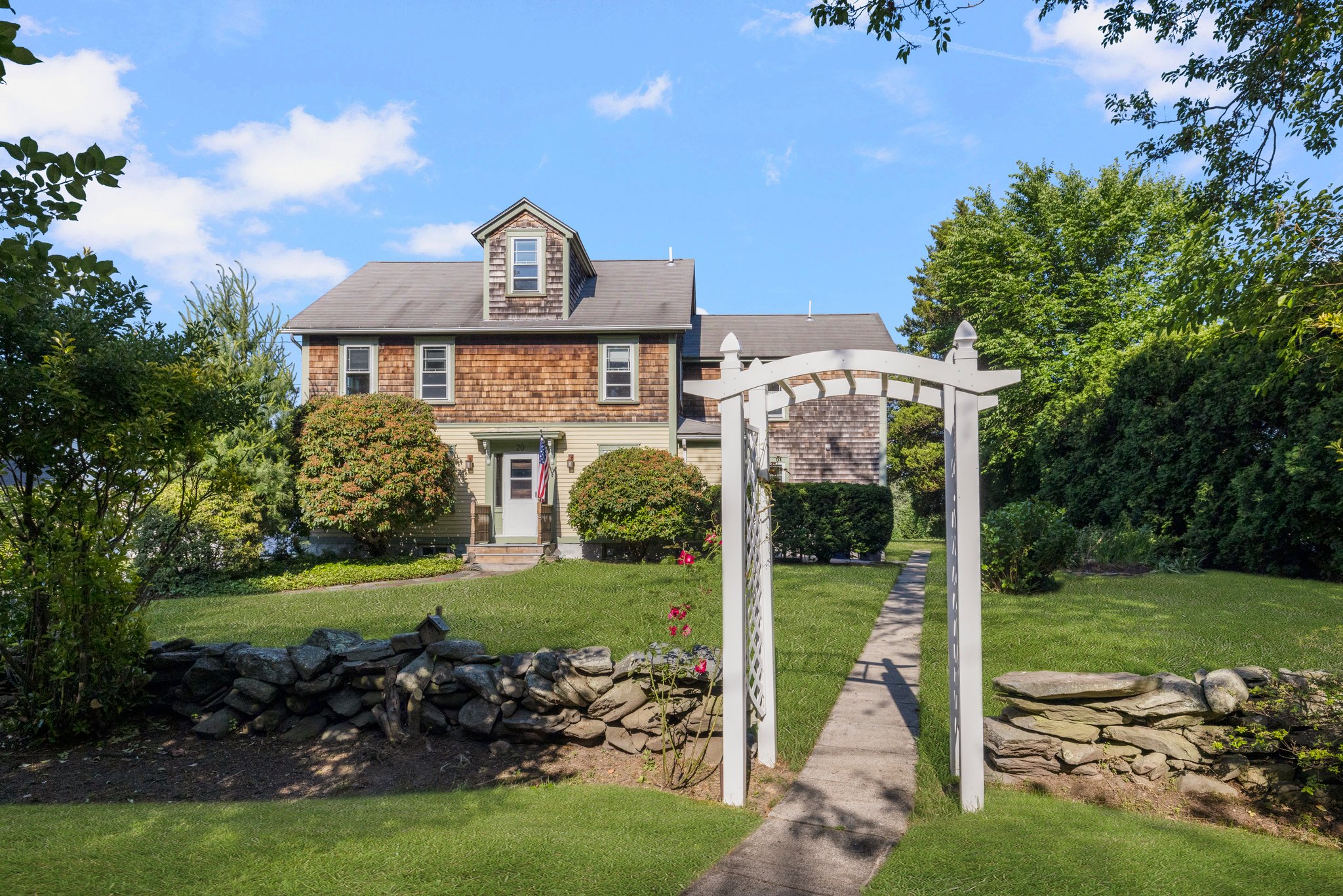 20 Lighthouse Lane, Warwick, RI 02889