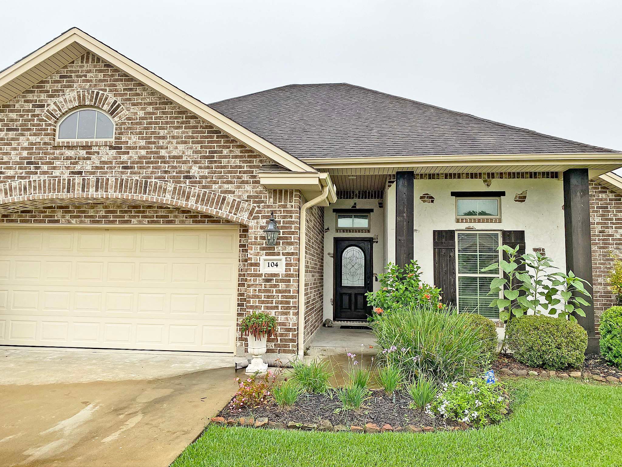 Crown Ridge Dr, Nederland, TX 77627 #1
