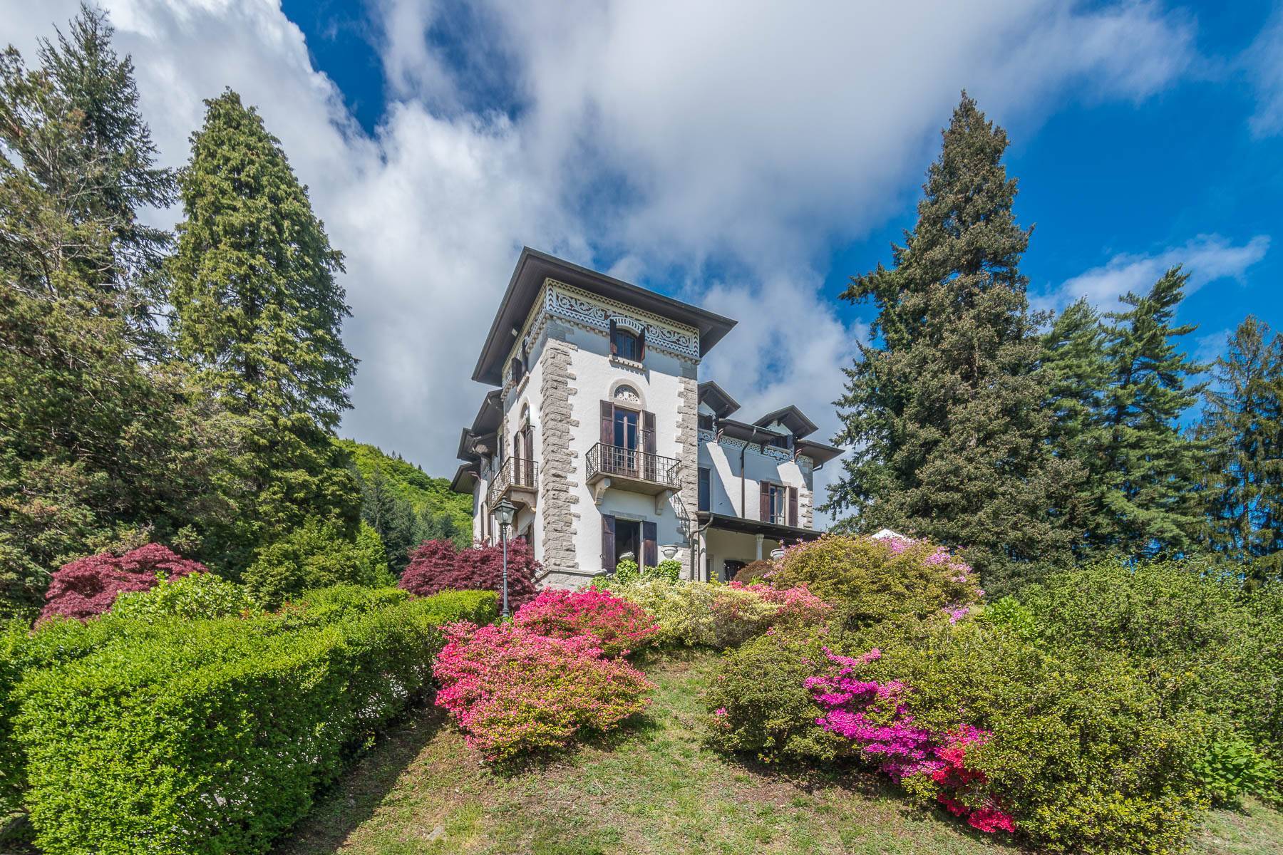Charming historic villa on the hills of Stresa