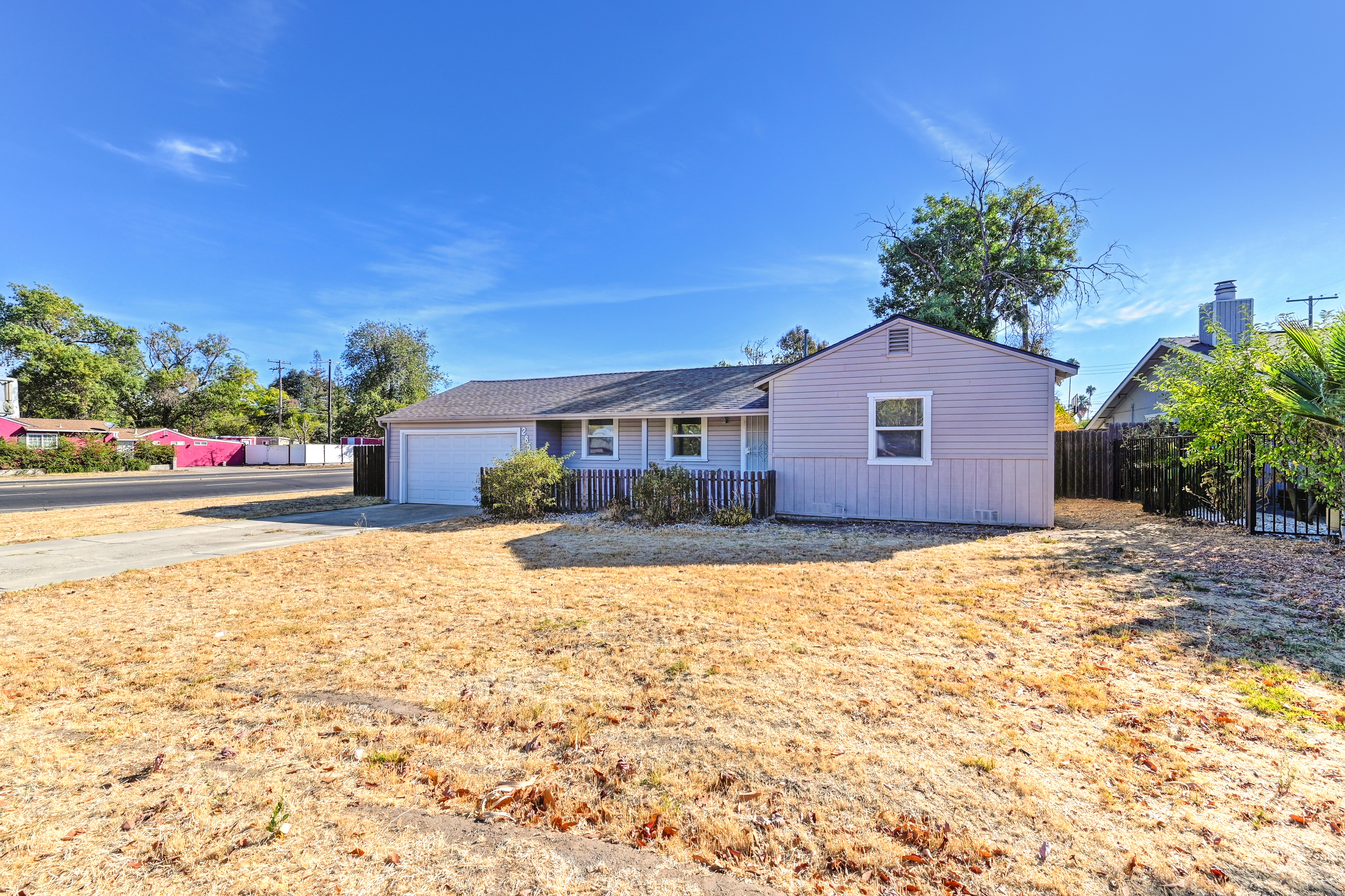 2850 Bell St.,Sacramento, CA, 95821