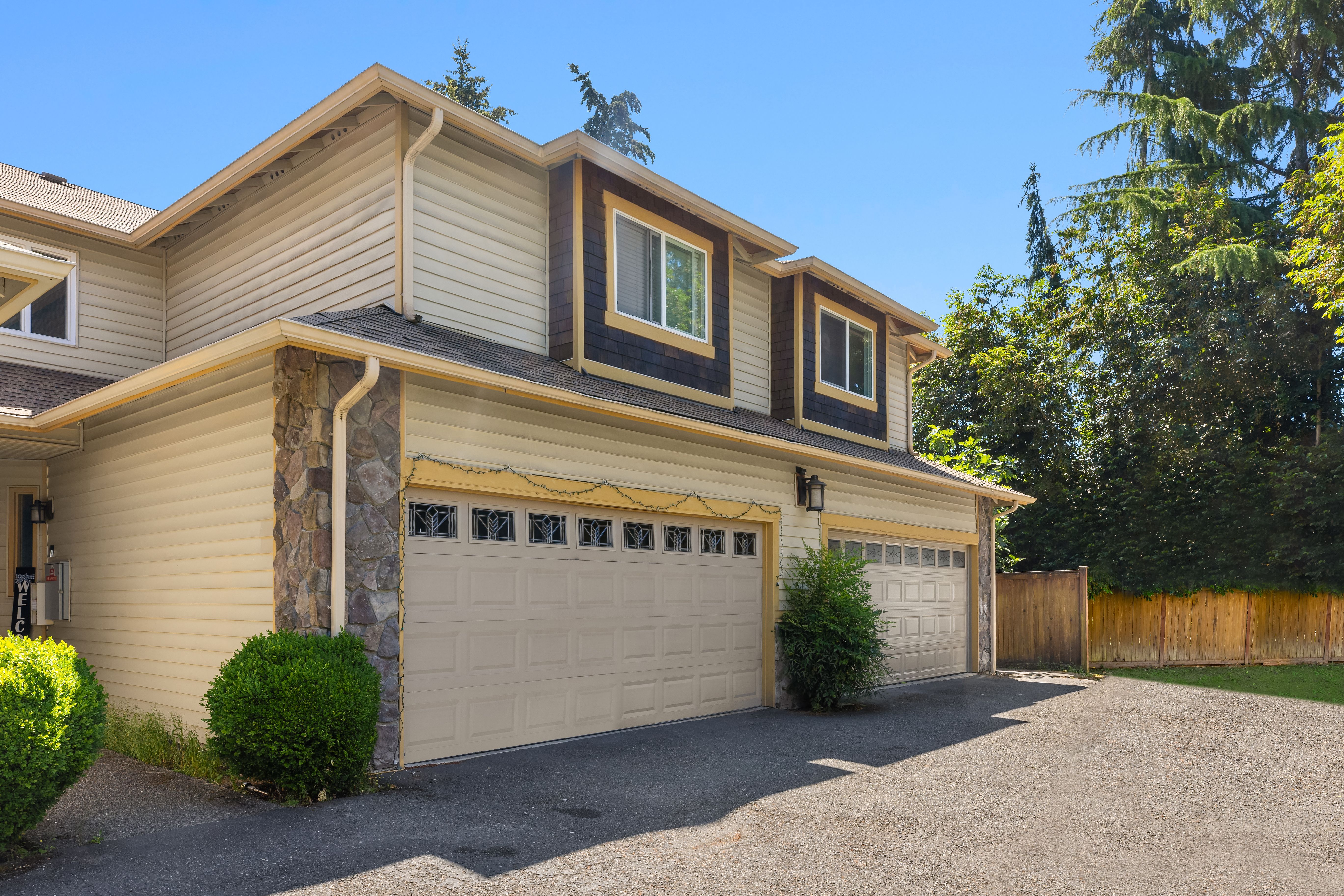 11107 Woodinville Dr Unit #4, Bothell, WA 98011