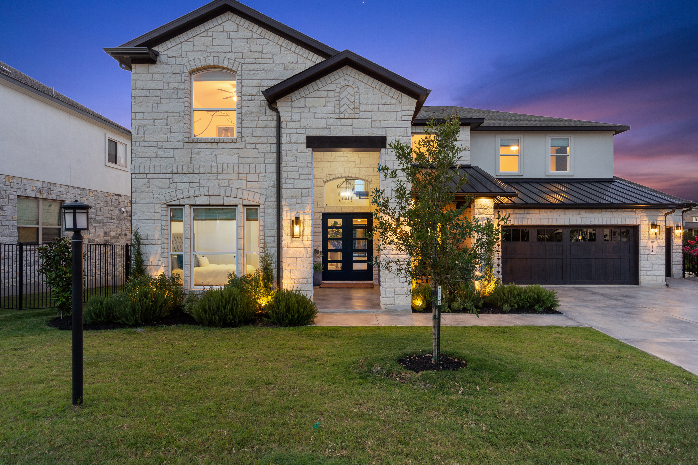 Exquisite Rough Hollow Home in Lakeway