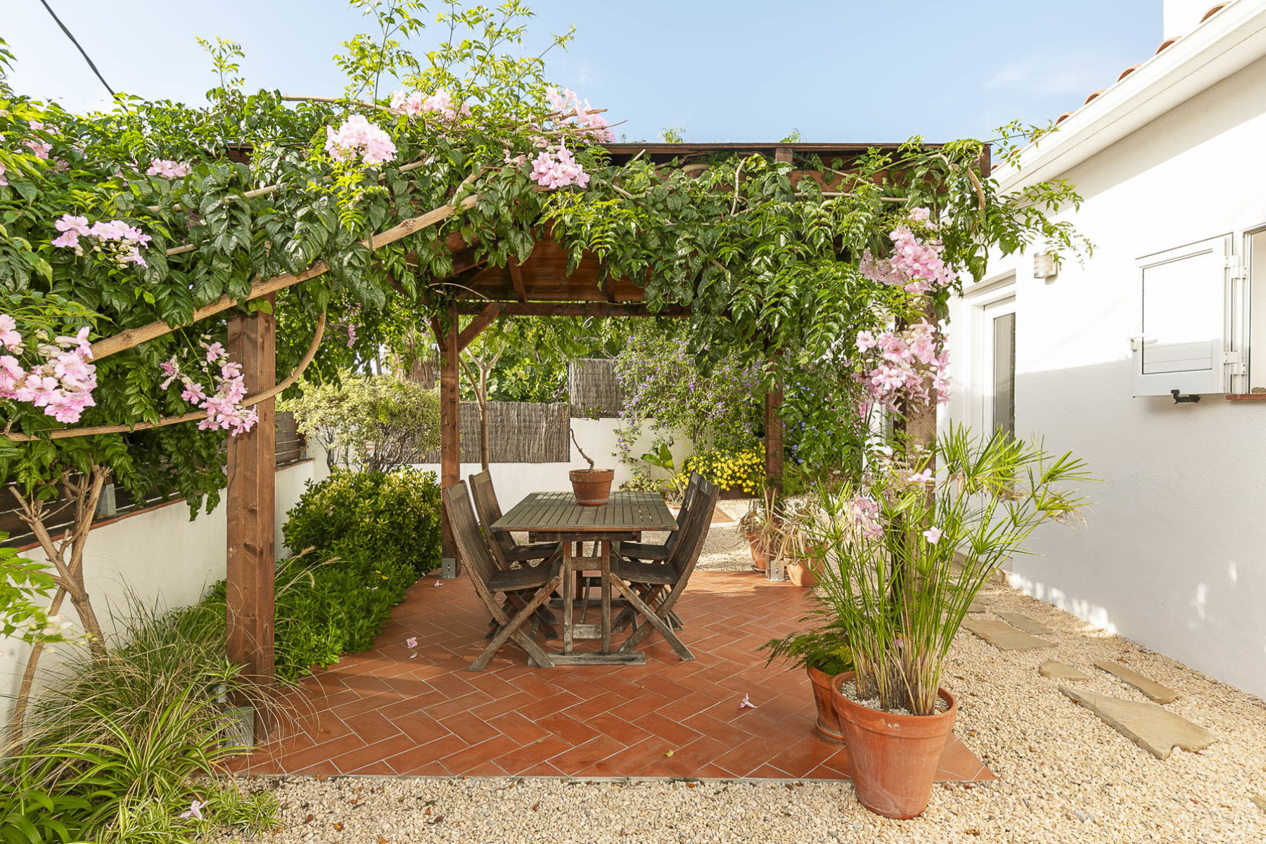 Unique and Cozy Small House with Private Garden in Vallpineda, Sitges.