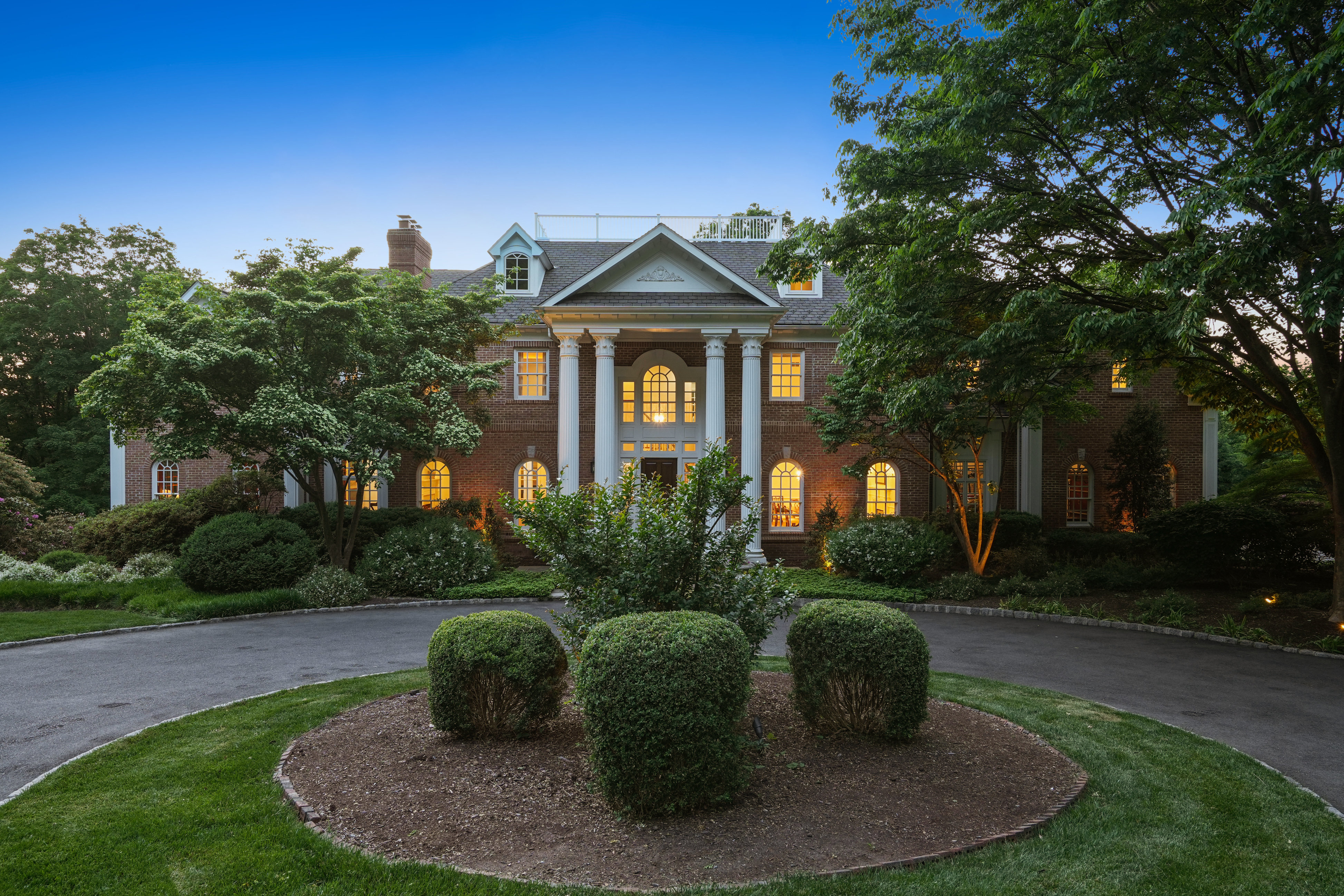 Stately and Sophisticated Far Hills Estate