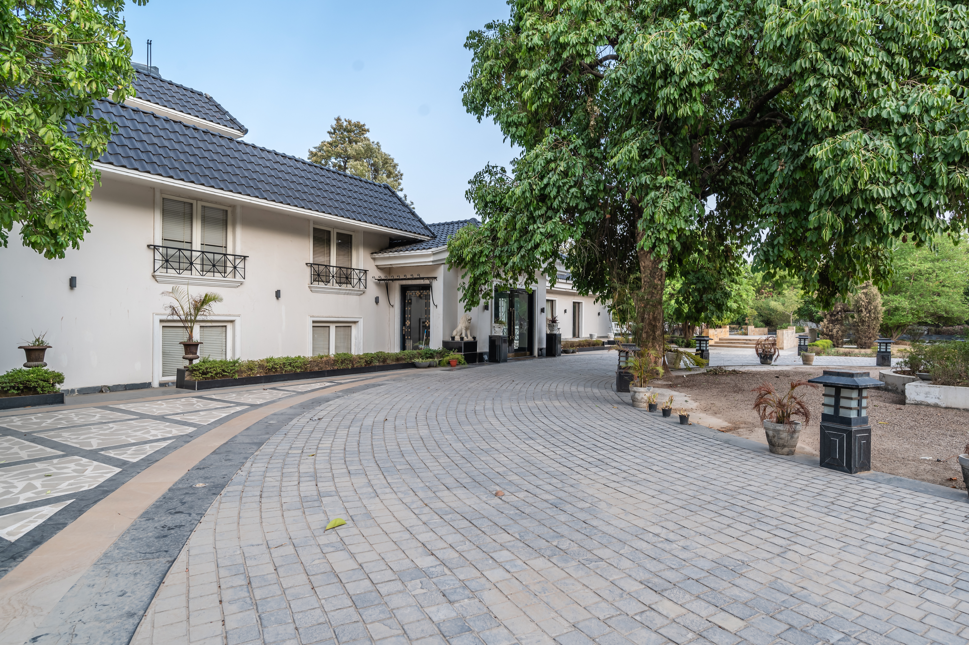 Farmhouse in Satbari, New Delhi