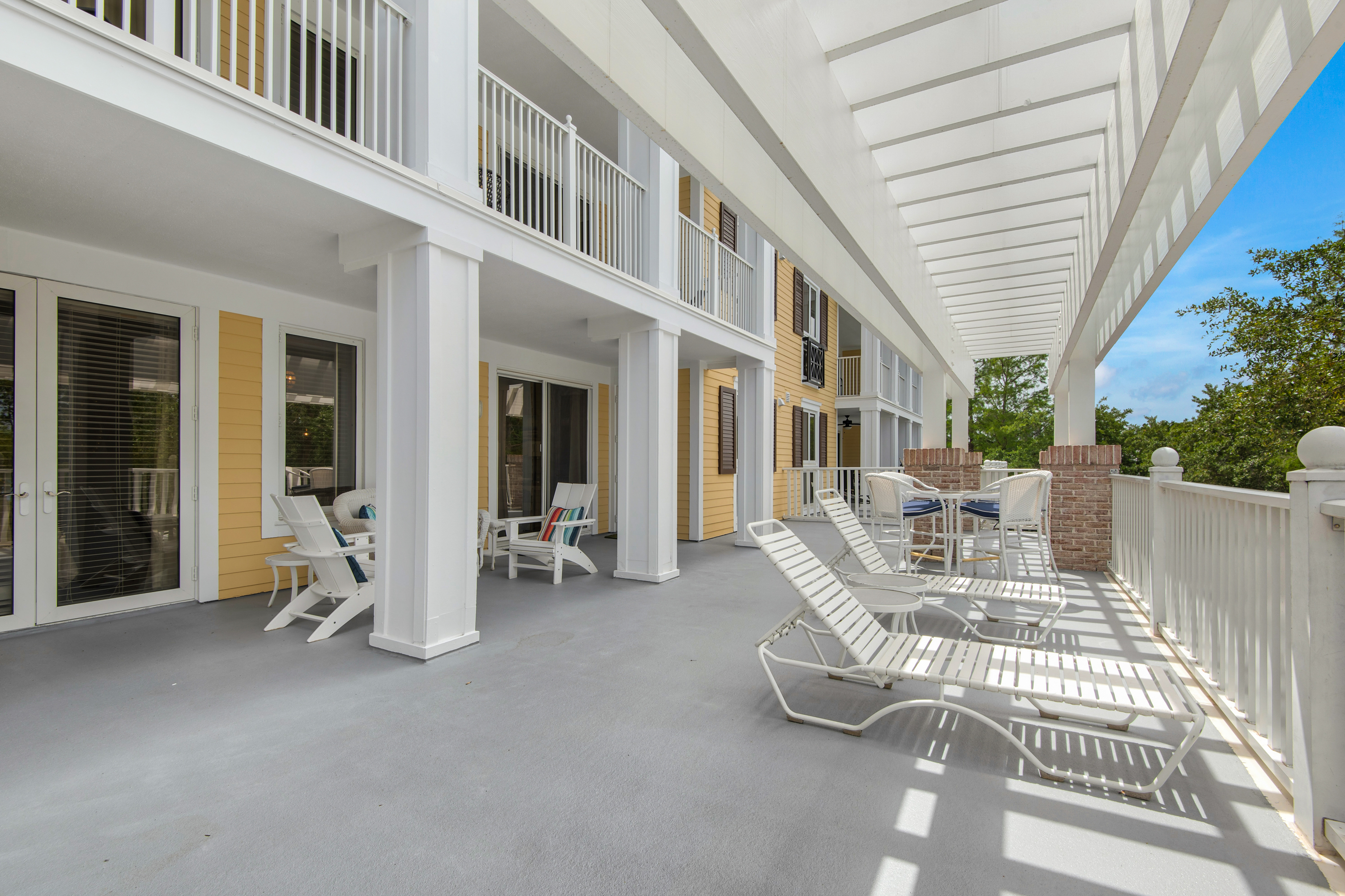 Prime Village Center Residence With Expansive Balcony At Baytowne Wharf