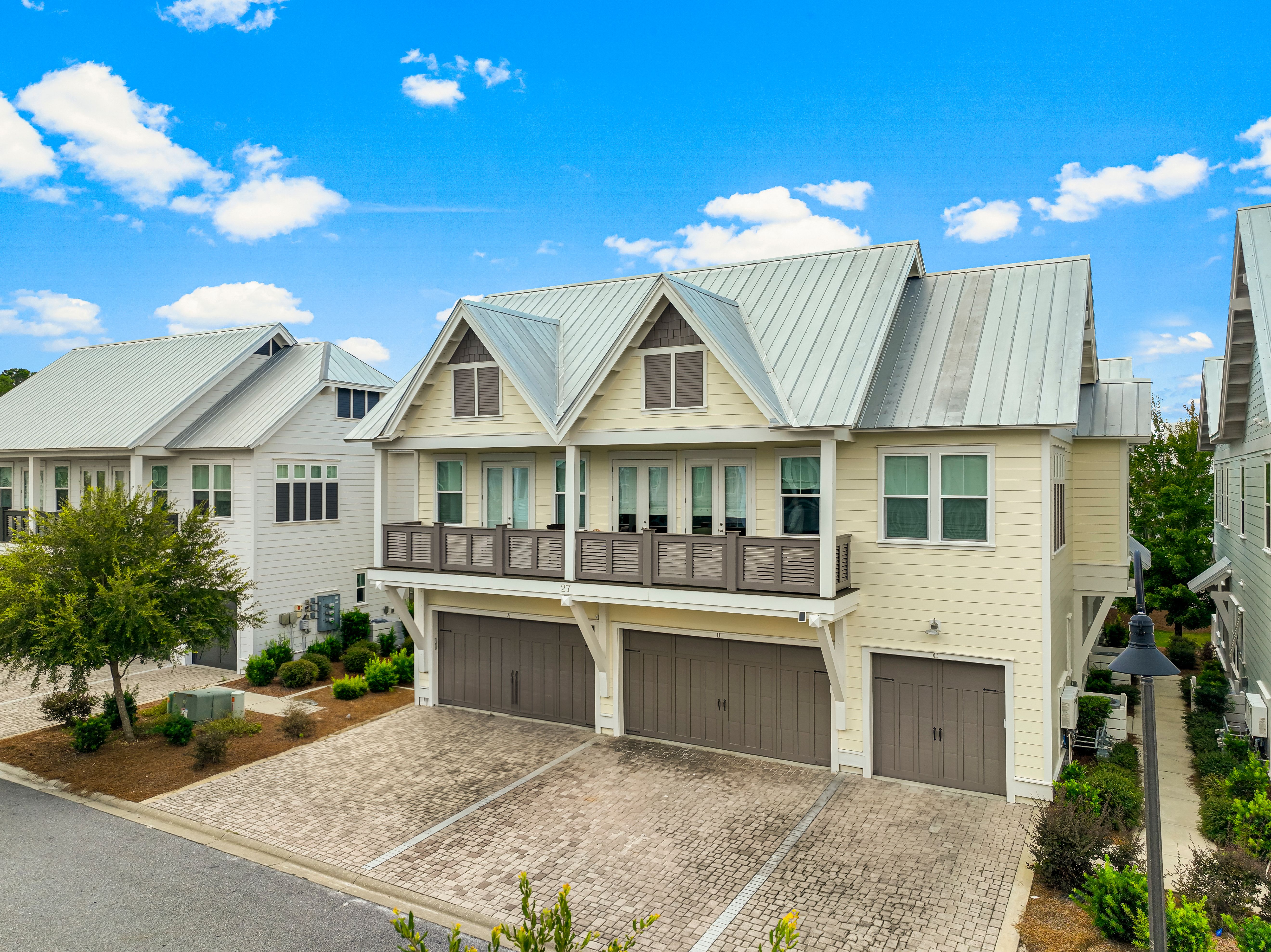 ?Love at the Beach? Townhome In Prominence With Golf Cart