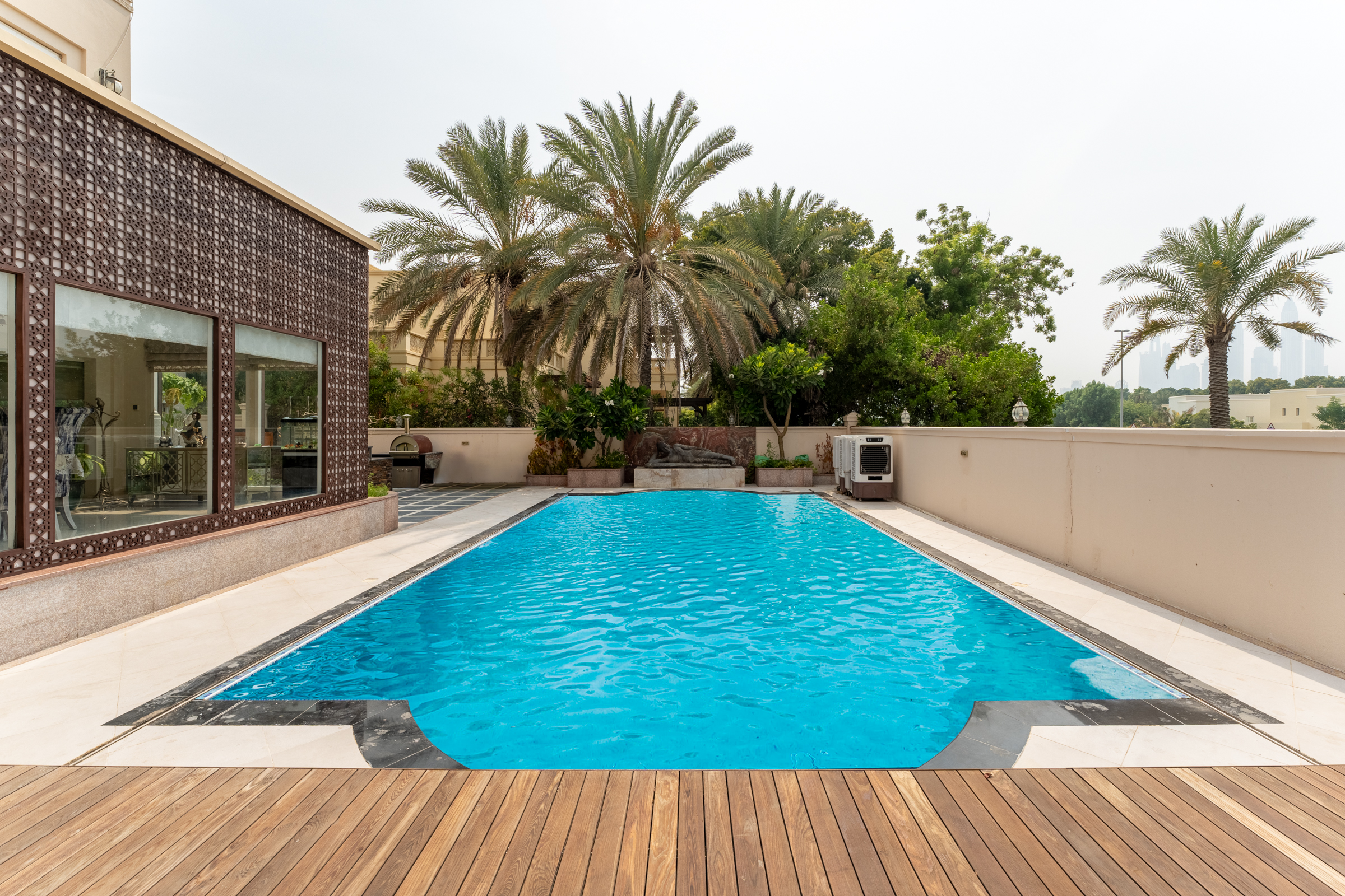 Luxury villa in Emirates Hills