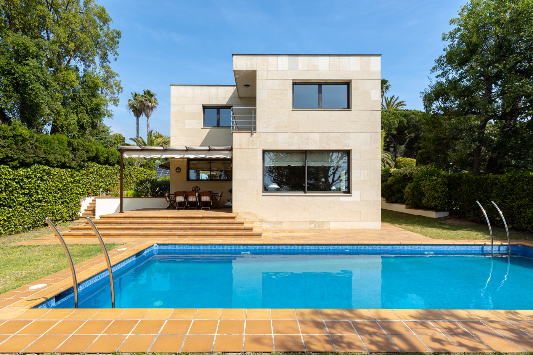 Contemporary style house with pool and sea views in Alella - Costa BCN