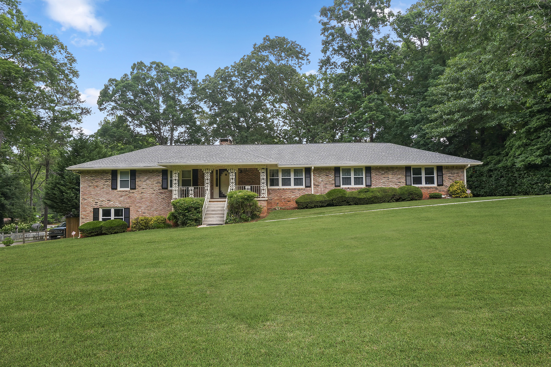 Single Level Living, Gorgeous Pool in Mature and Private Neighborhood