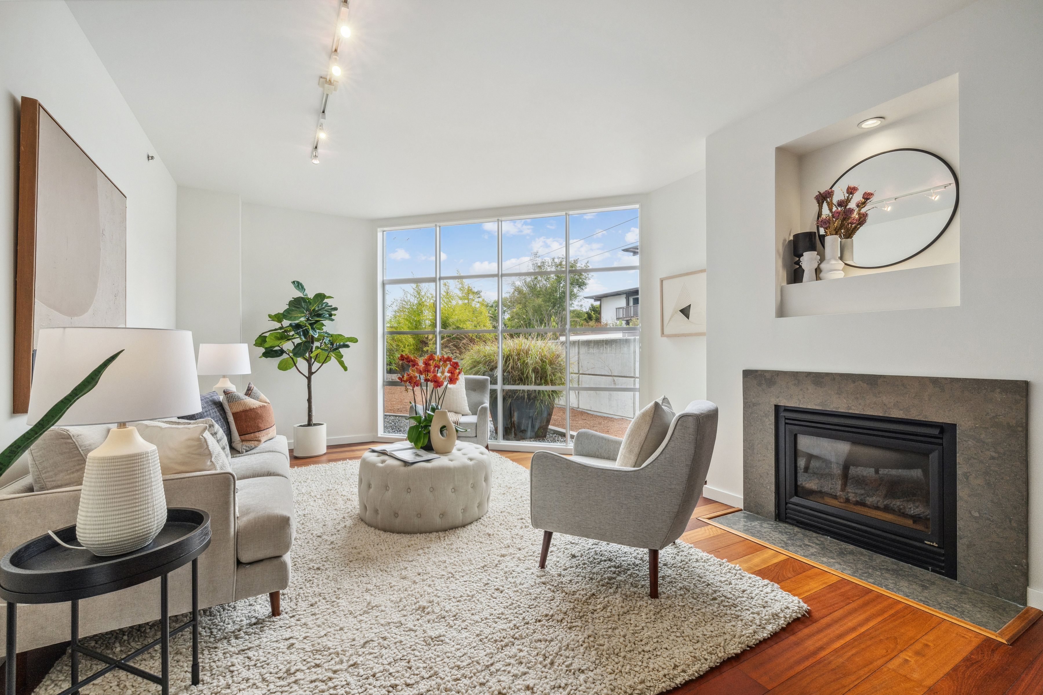 Spacious Lower Pacific Heights Condo