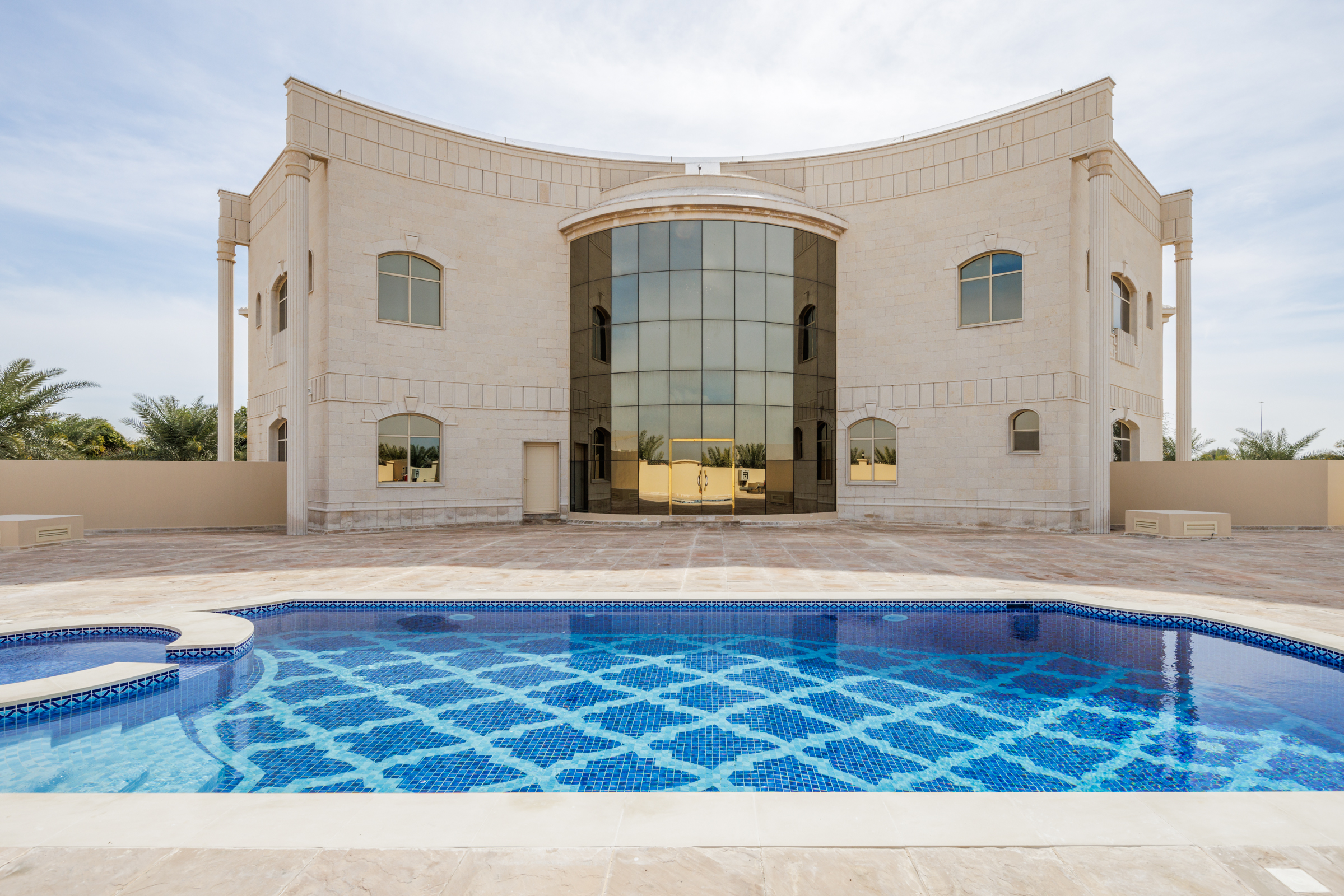 Luxury palace in Wadi Al Safa