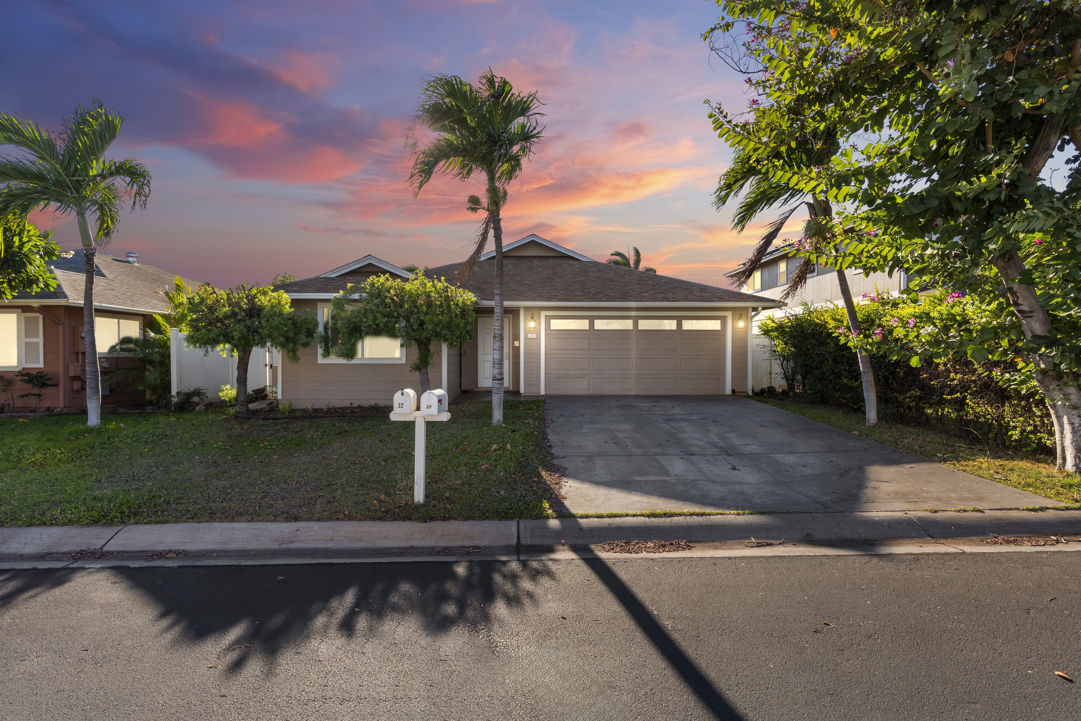 Single Level Living in Classic Maui Beach Town