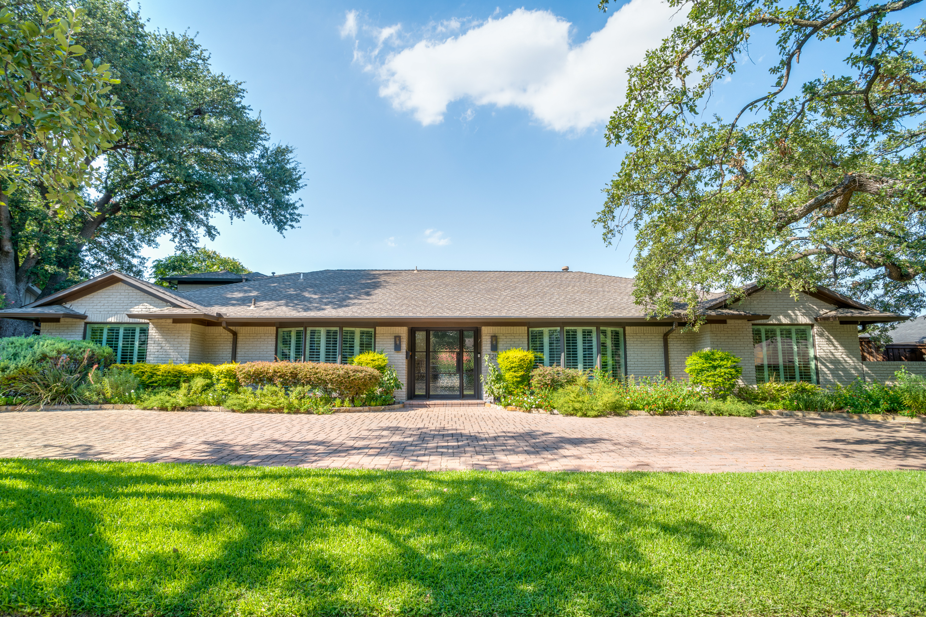 Sought after Meadows Neighborhood in Preston Hollow