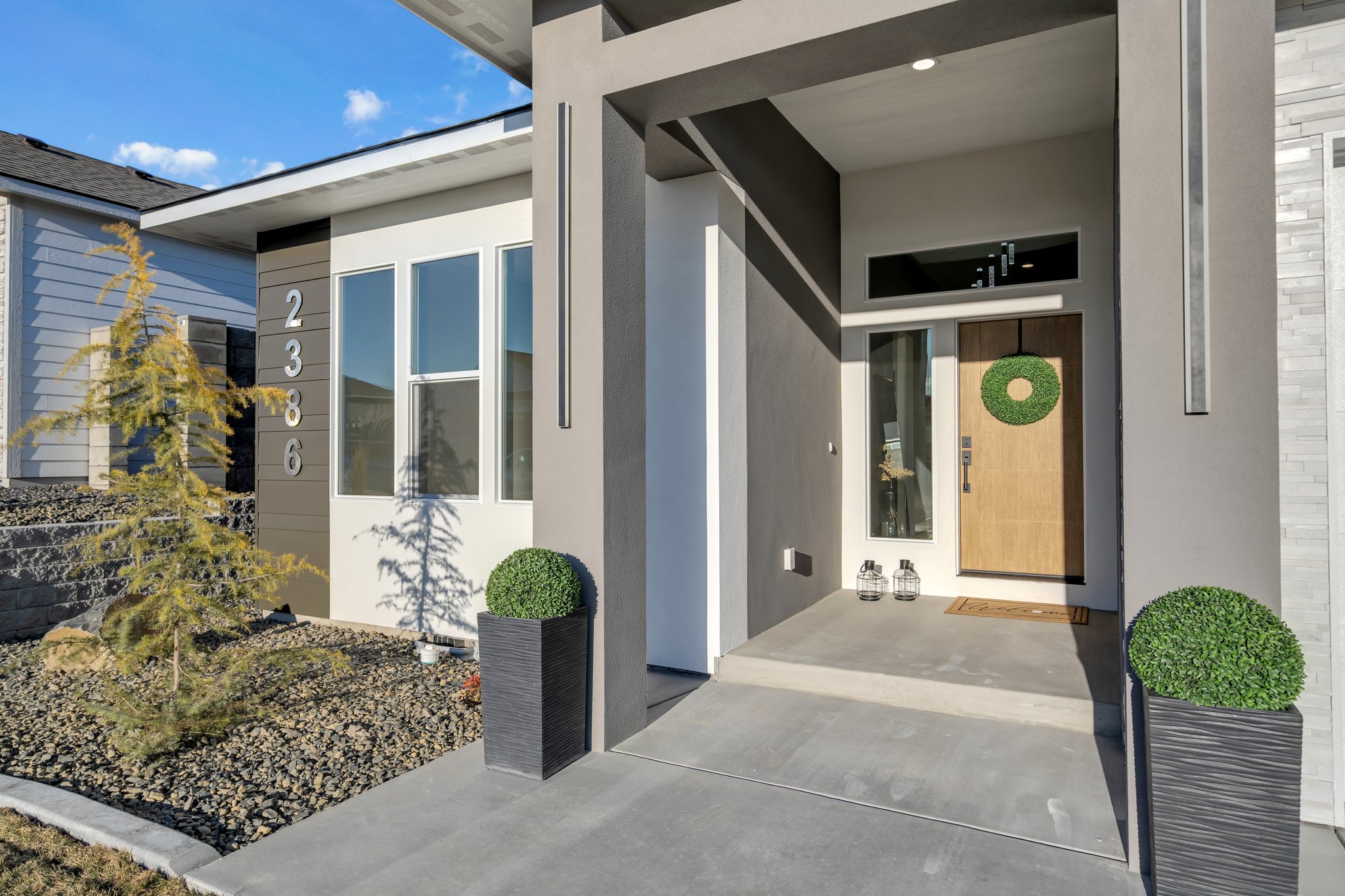 New Stunning Home in South Richland