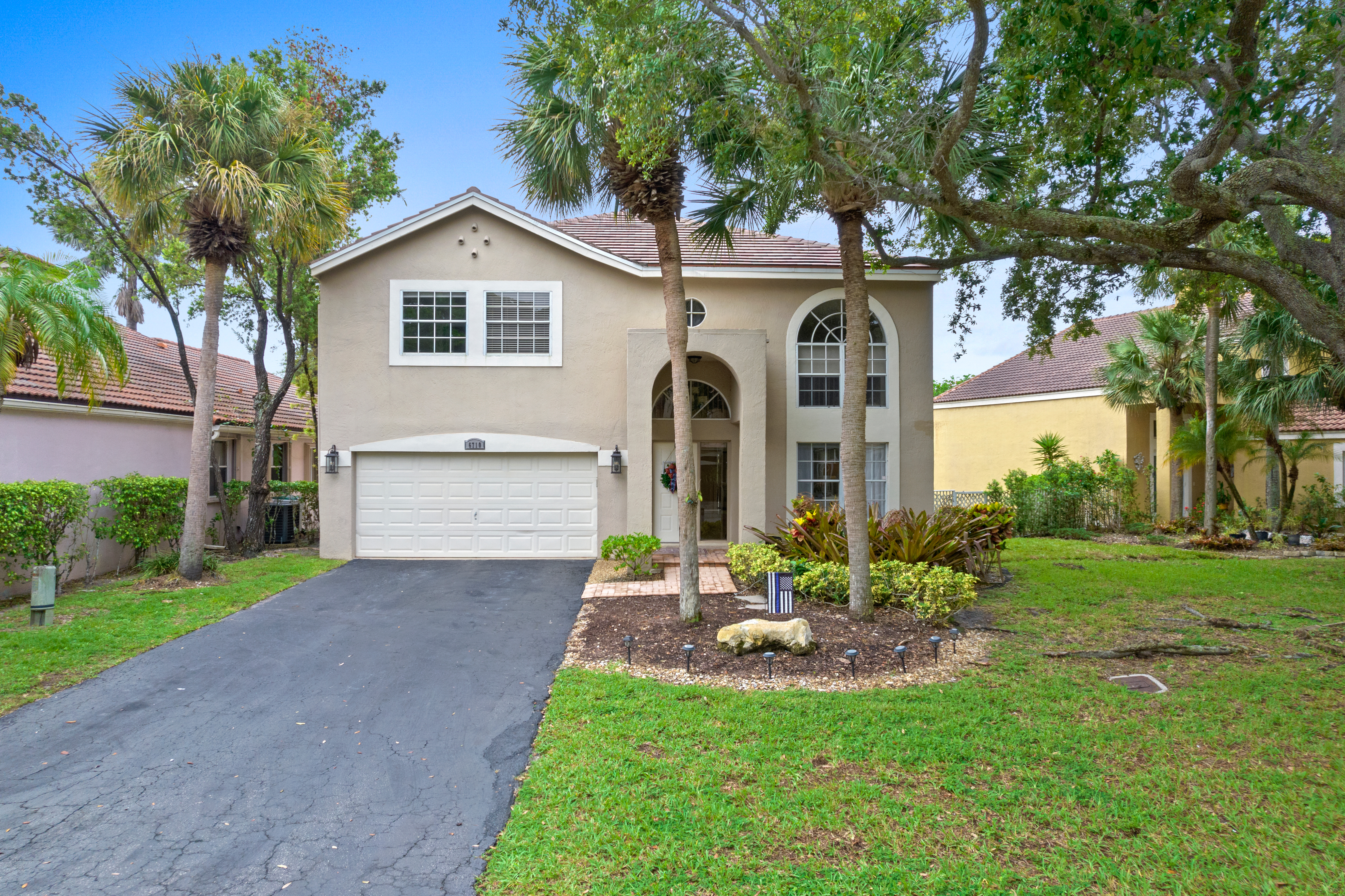 6710 NW 75th Place, Parkland, FL