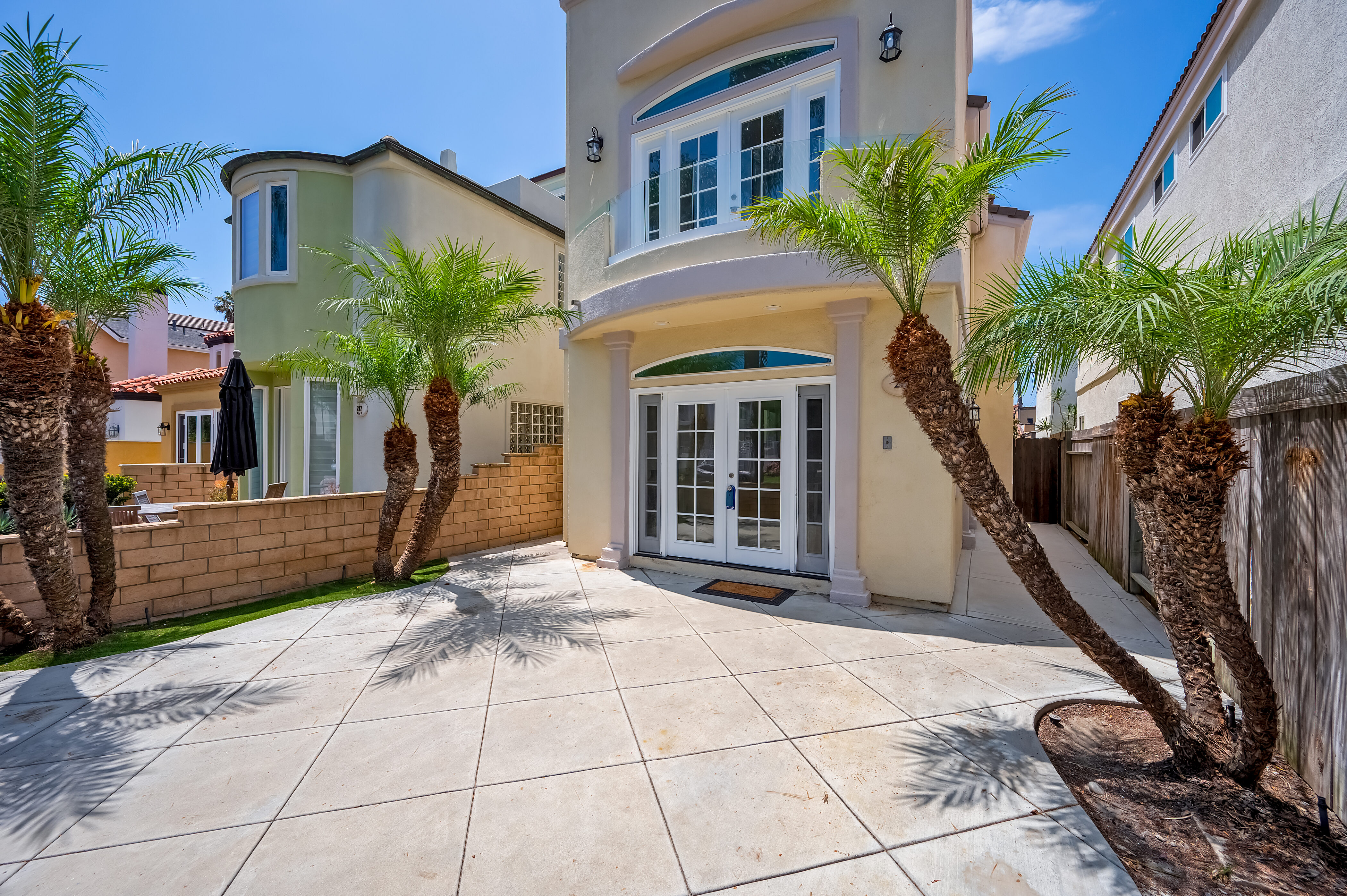 219 6th Street, Huntington Beach, CA 92648