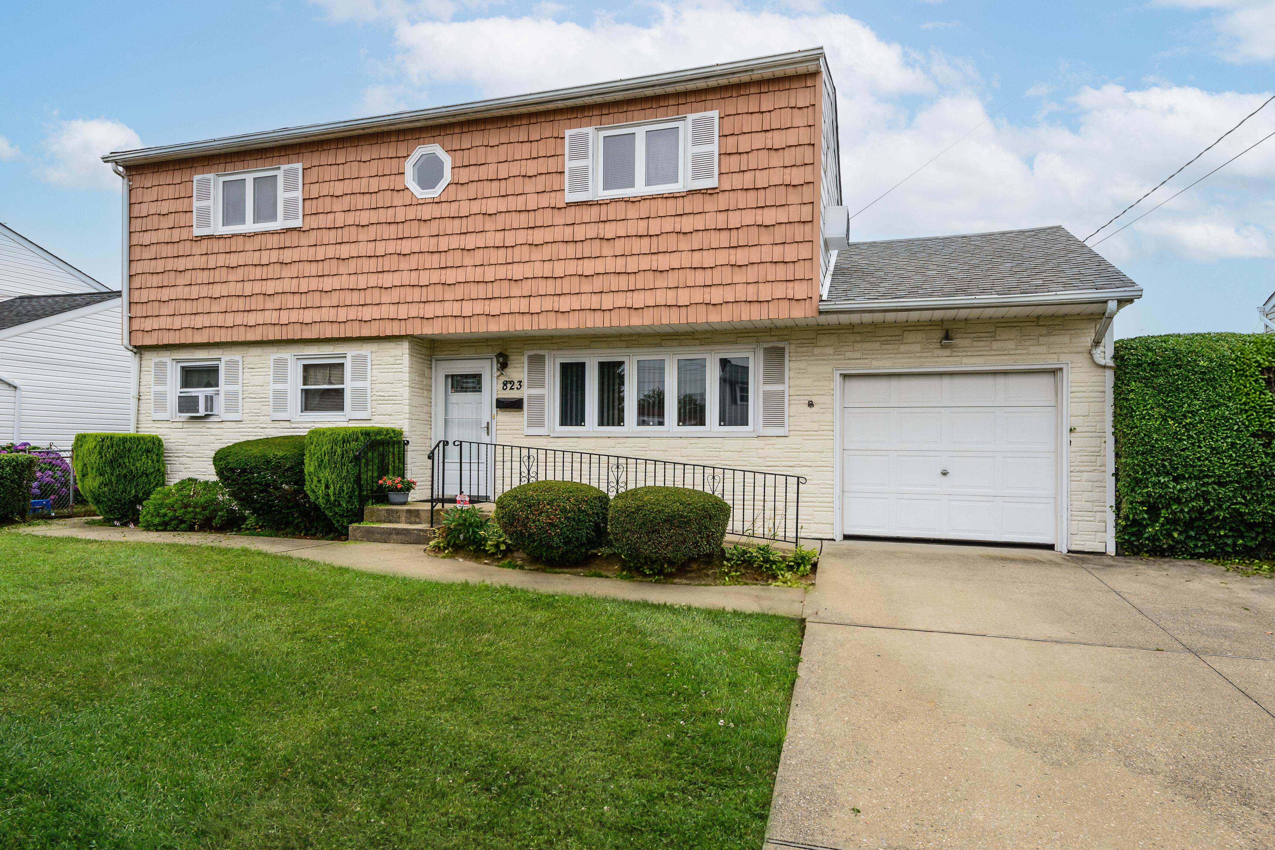 823 N Delaware Avenue N,Lindenhurst, NY, 11757