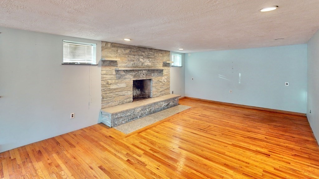 680 Blue Hill Ave, Milton, MA 02186