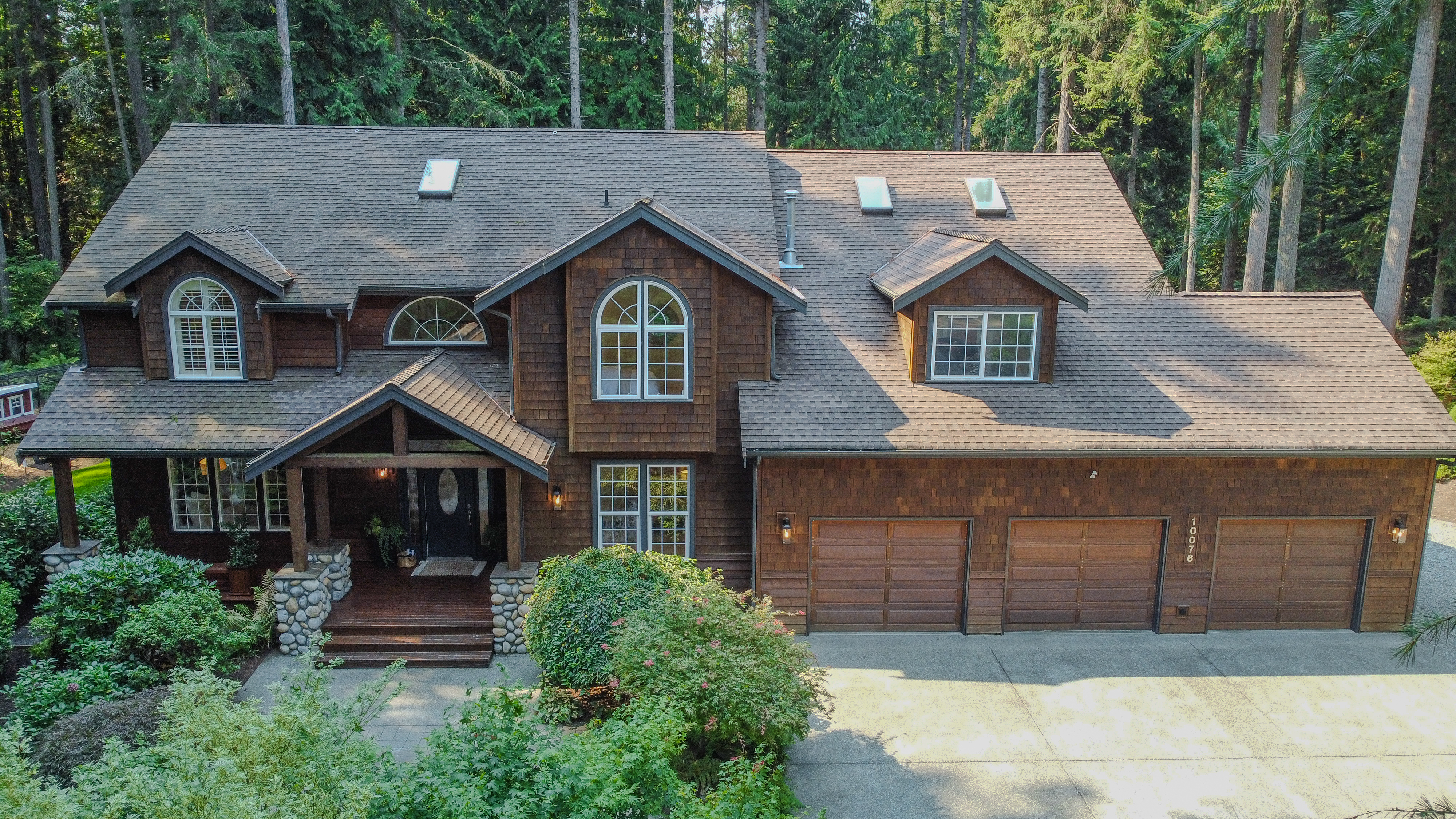 10076 Arrow Point Drive Northeast, Bainbridge Island, WA 98110